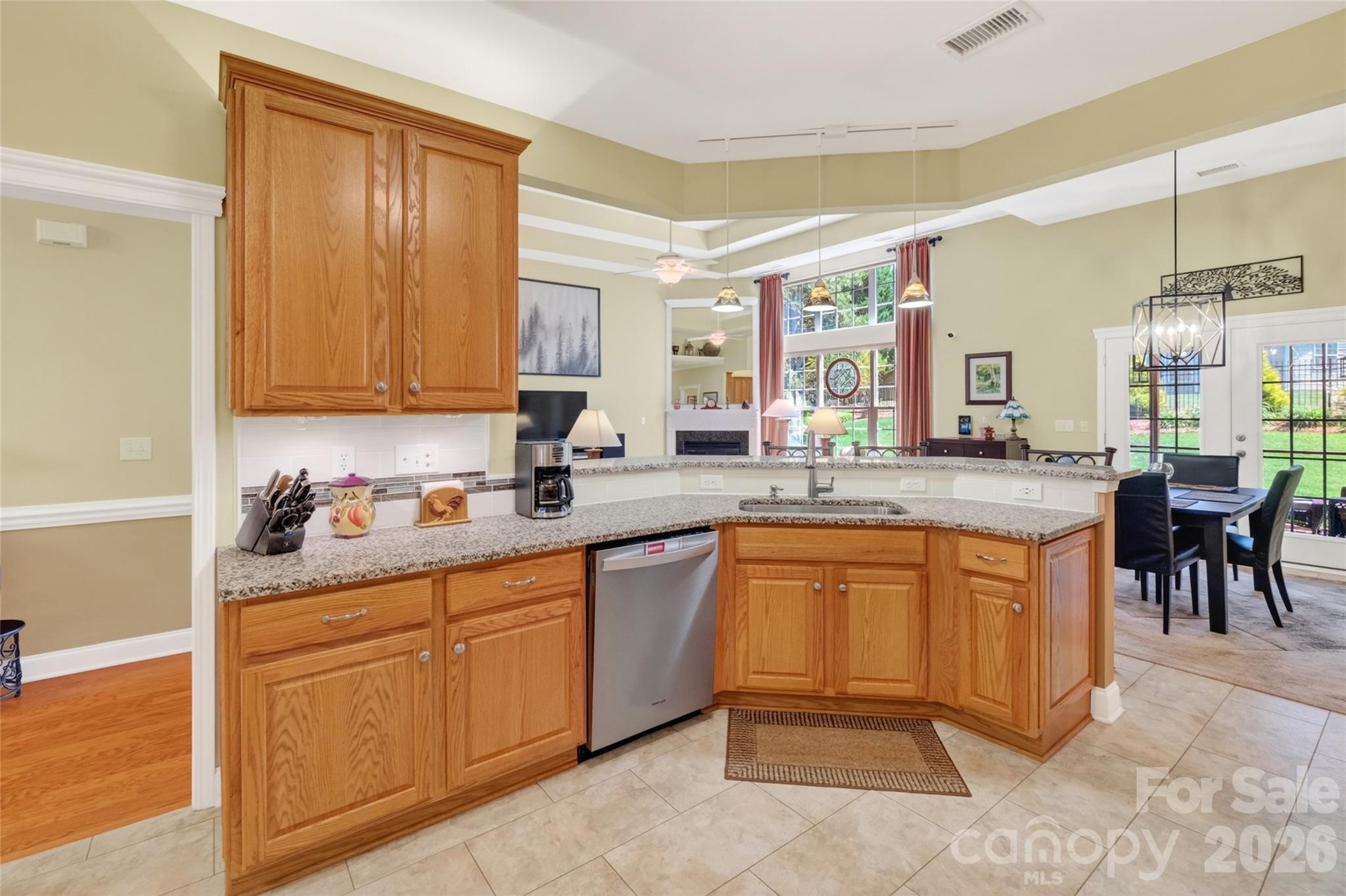 1005 Feather Oak Lane — Matthews