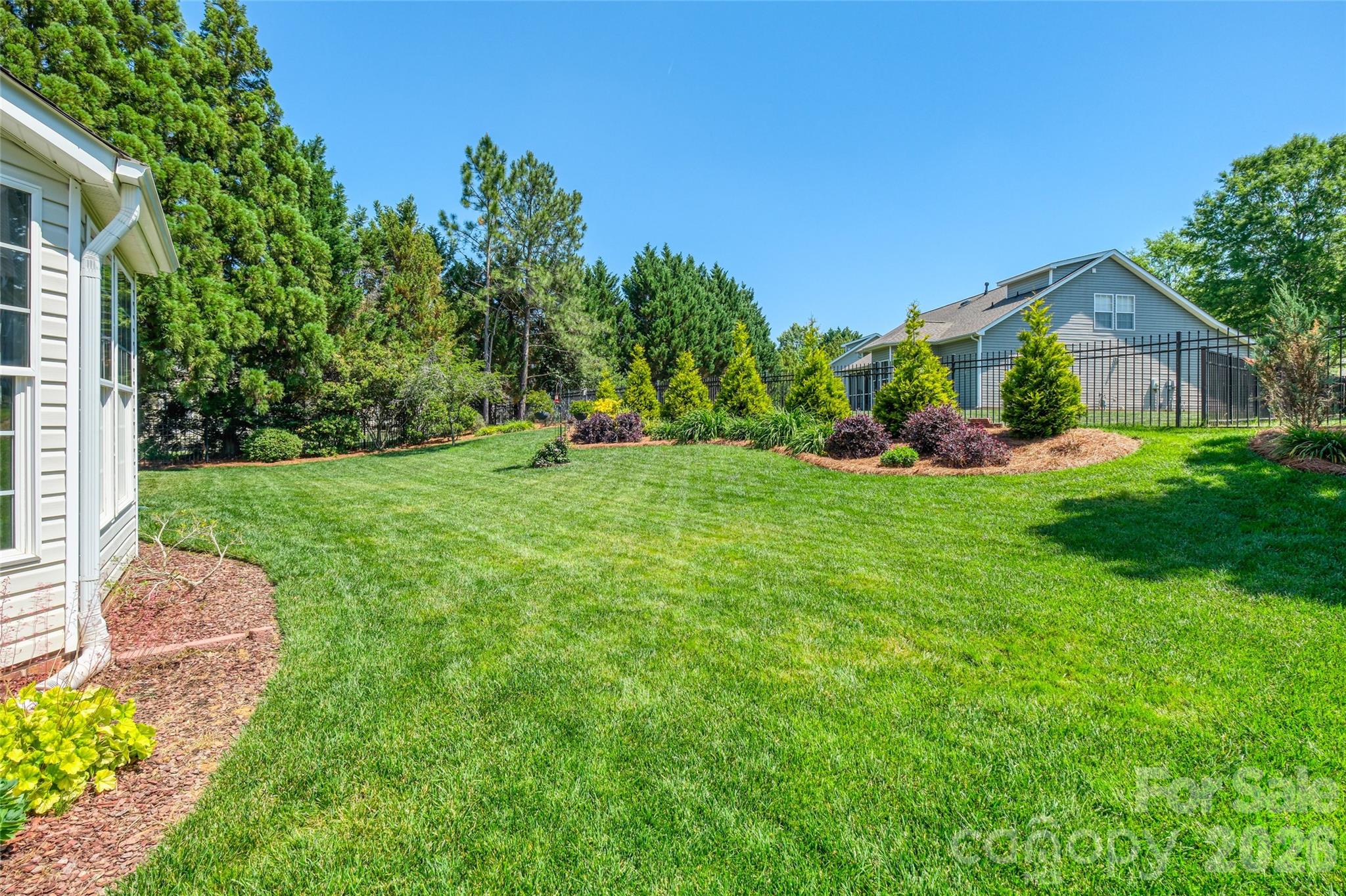 1005 Feather Oak Lane — Matthews