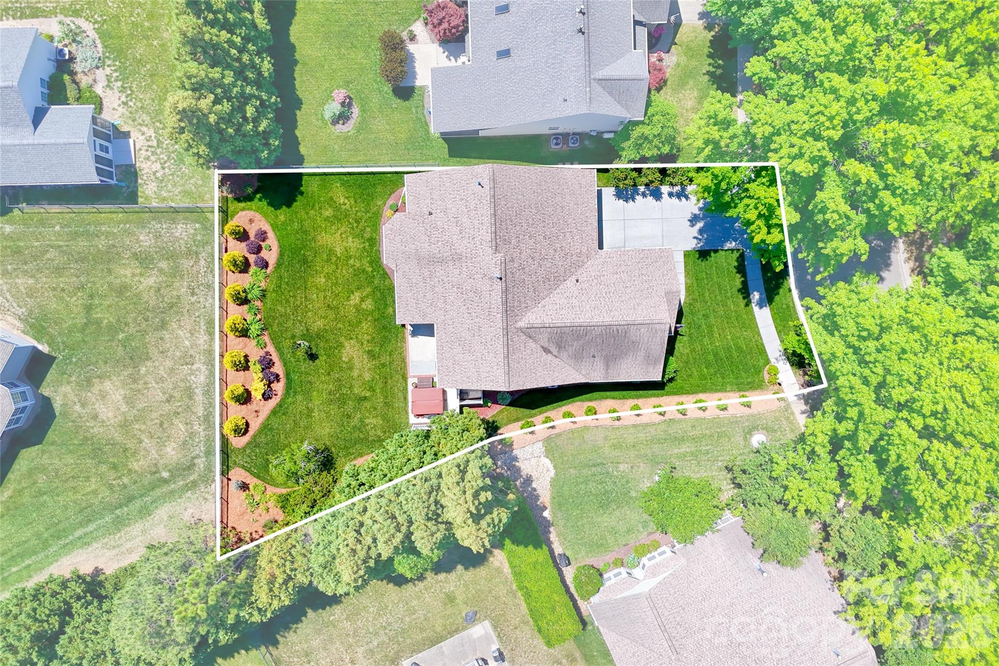 1005 Feather Oak Lane — Matthews