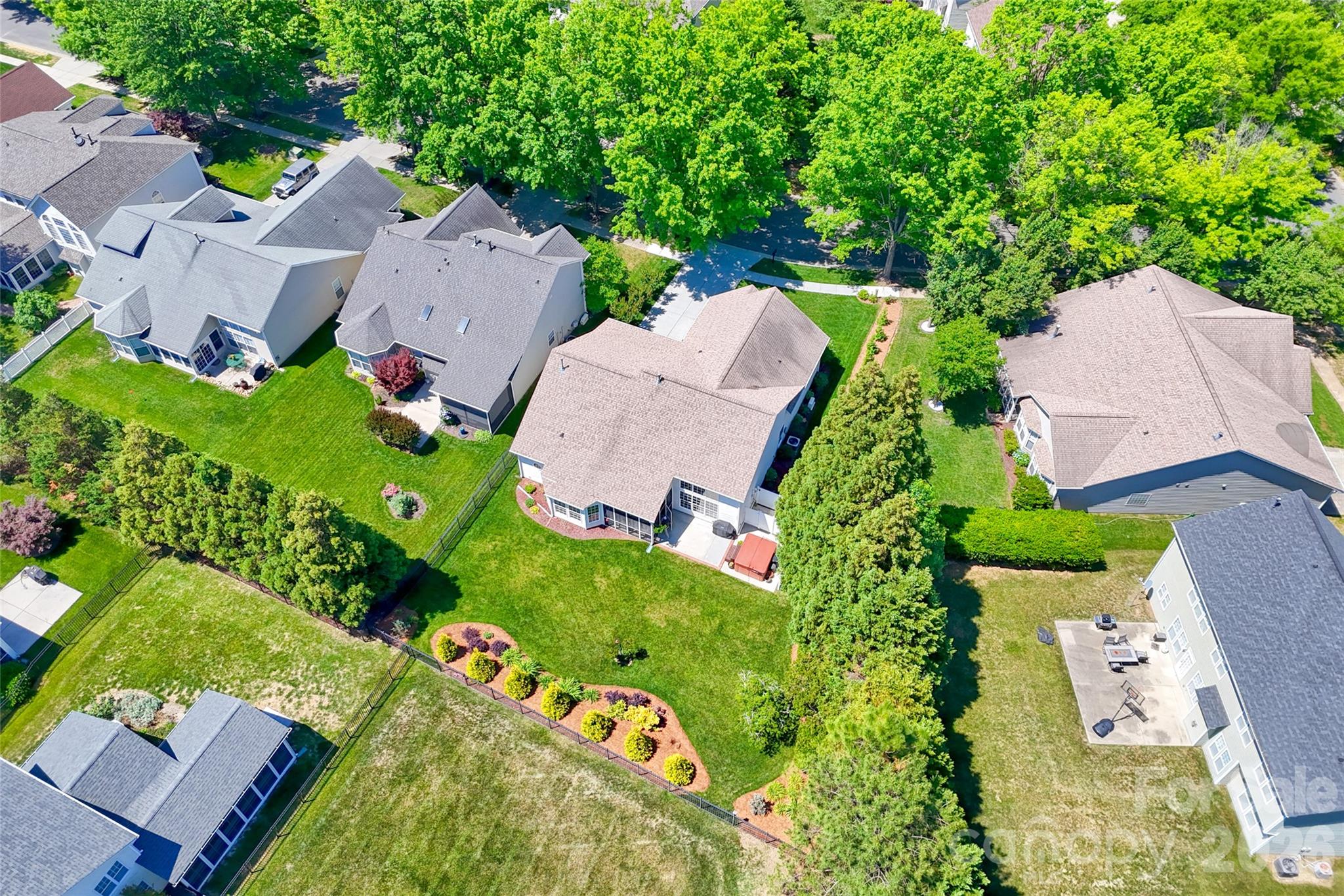 1005 Feather Oak Lane — Matthews