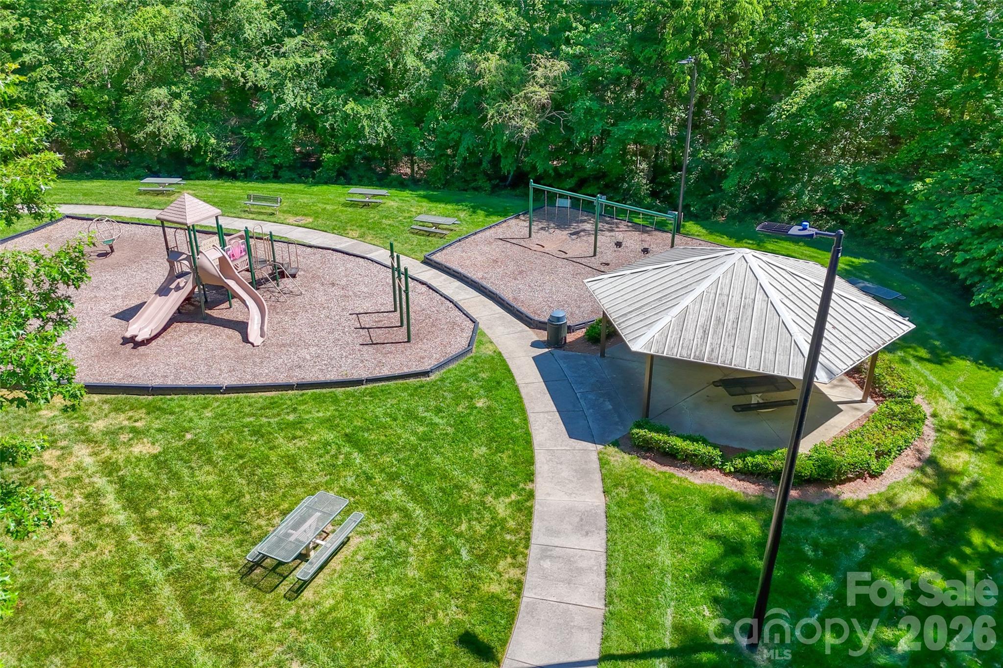 1005 Feather Oak Lane — Matthews