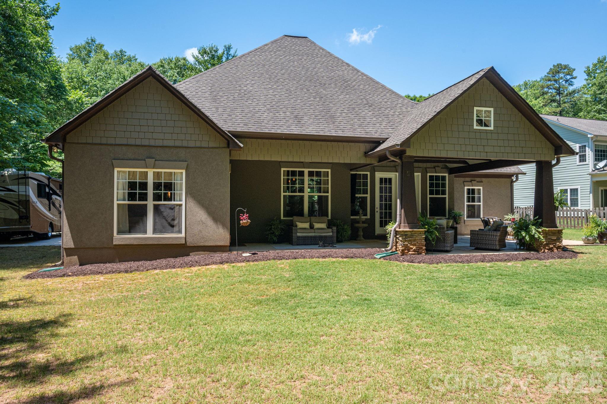 489 Evergreen Road — Lake Wylie