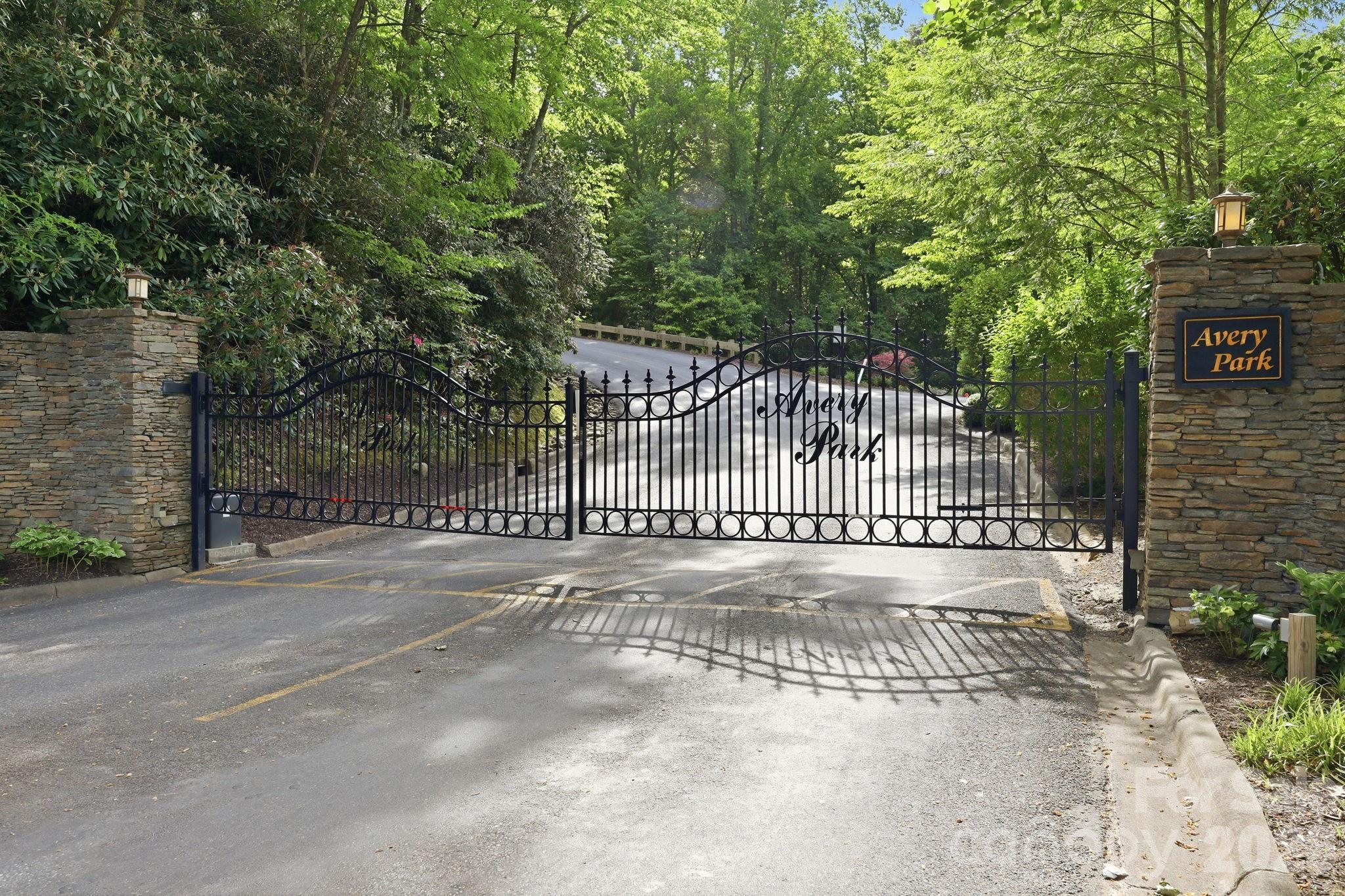 43 Smokemont Drive — Arden