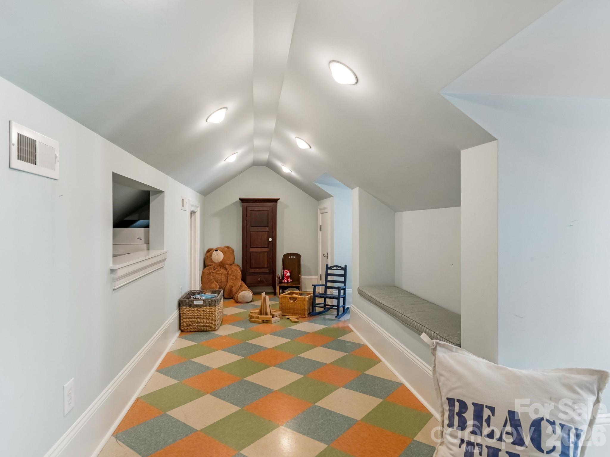 9146 Heydon Hall Circle — Charlotte