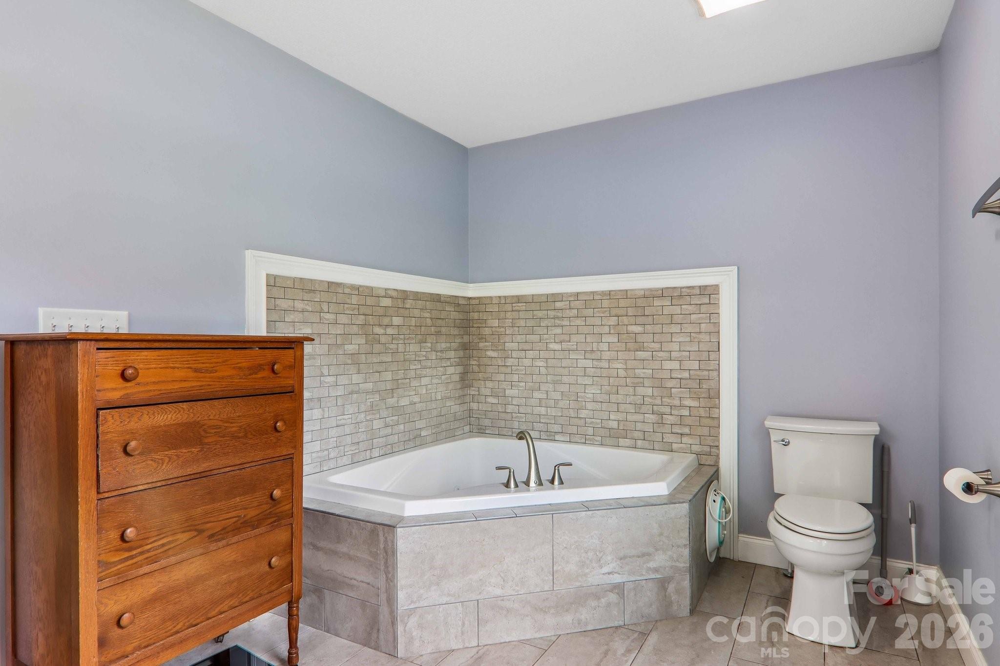 527 Trammell Avenue — Canton
