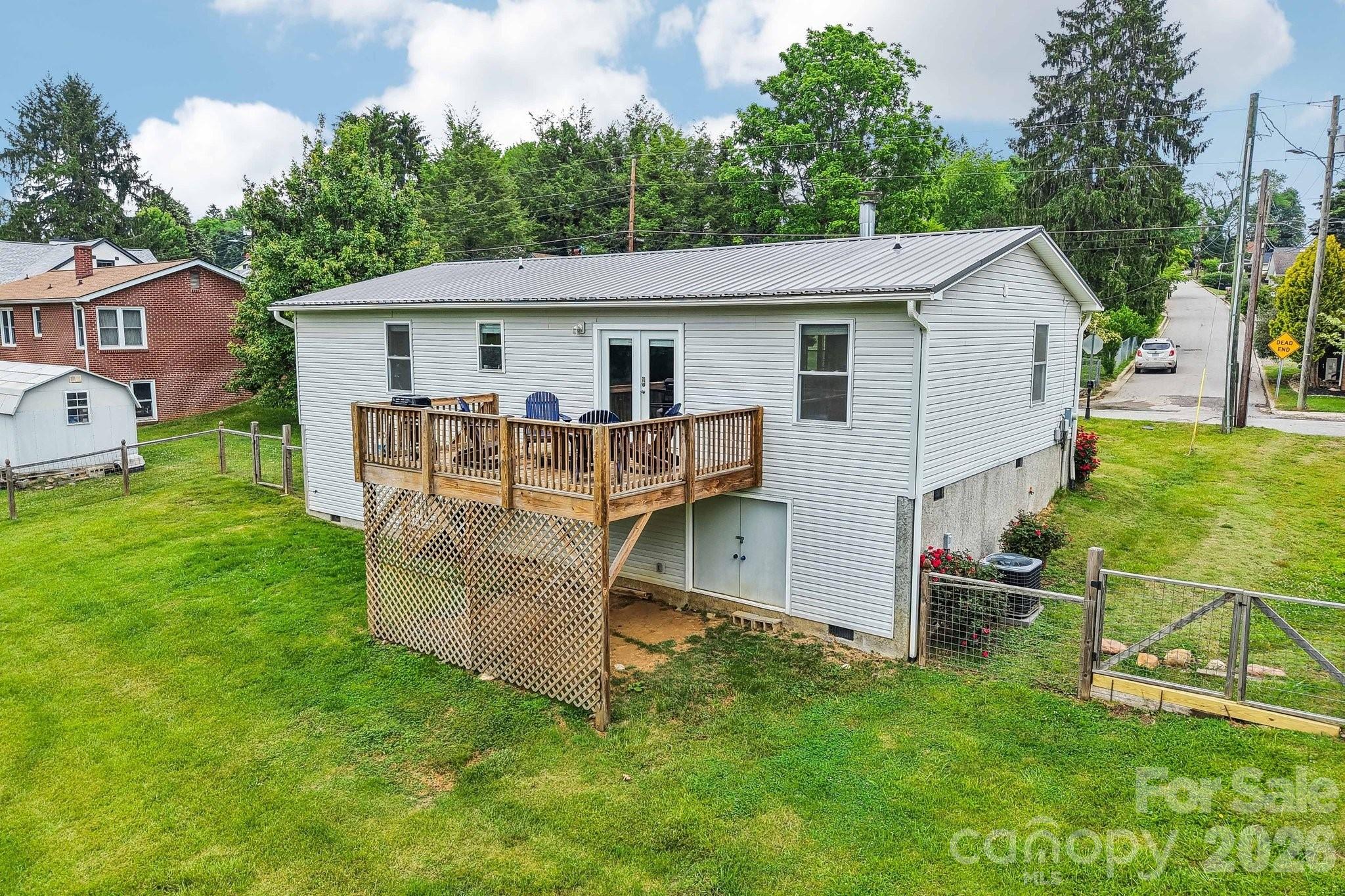 527 Trammell Avenue — Canton