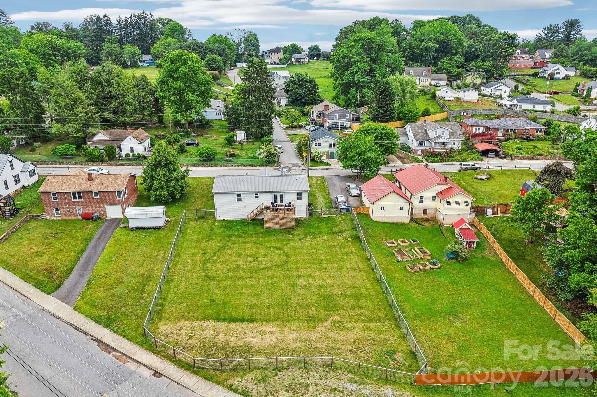 527 Trammell Avenue — Canton