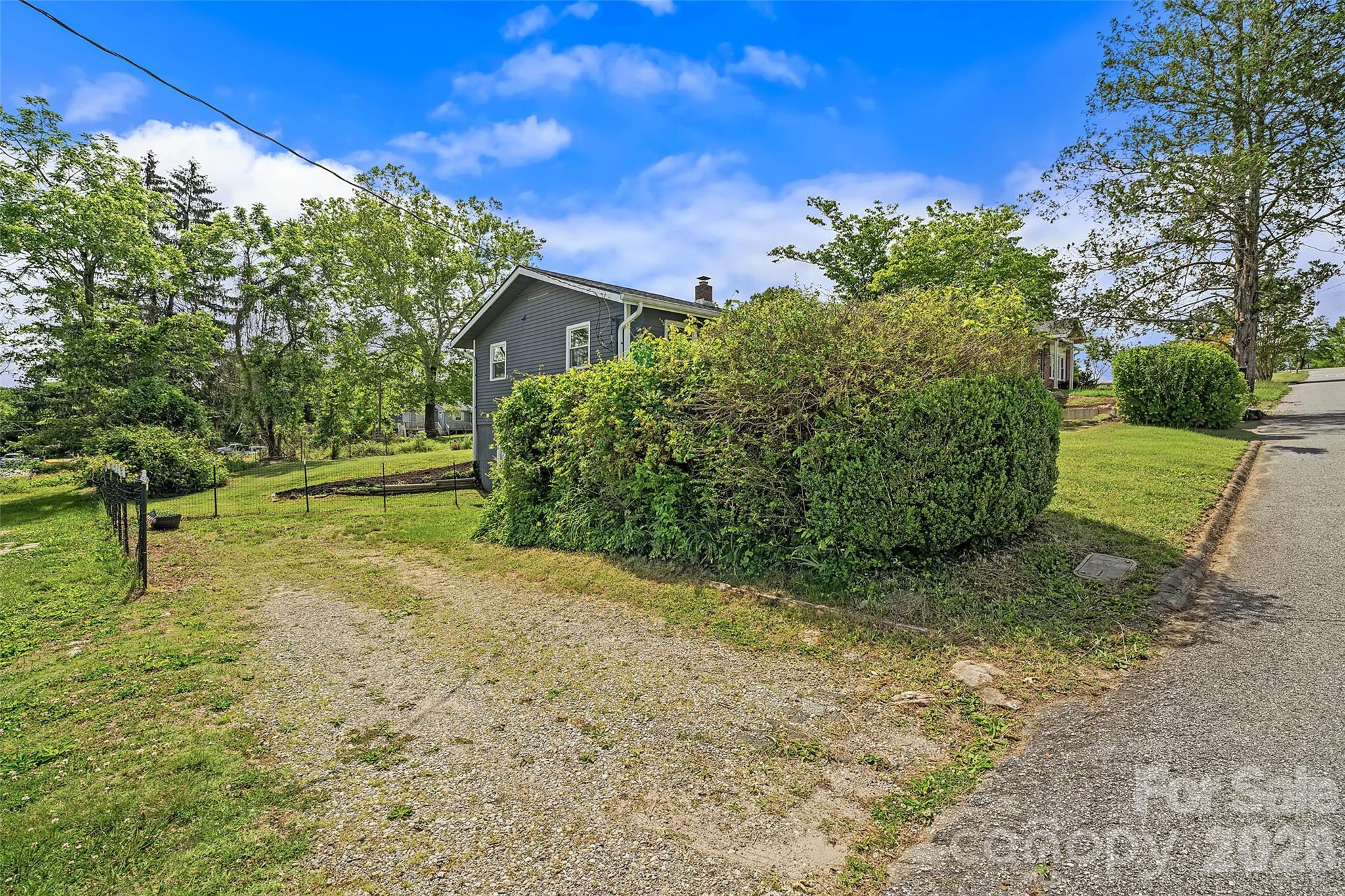 708 Prince Drive — Hendersonville
