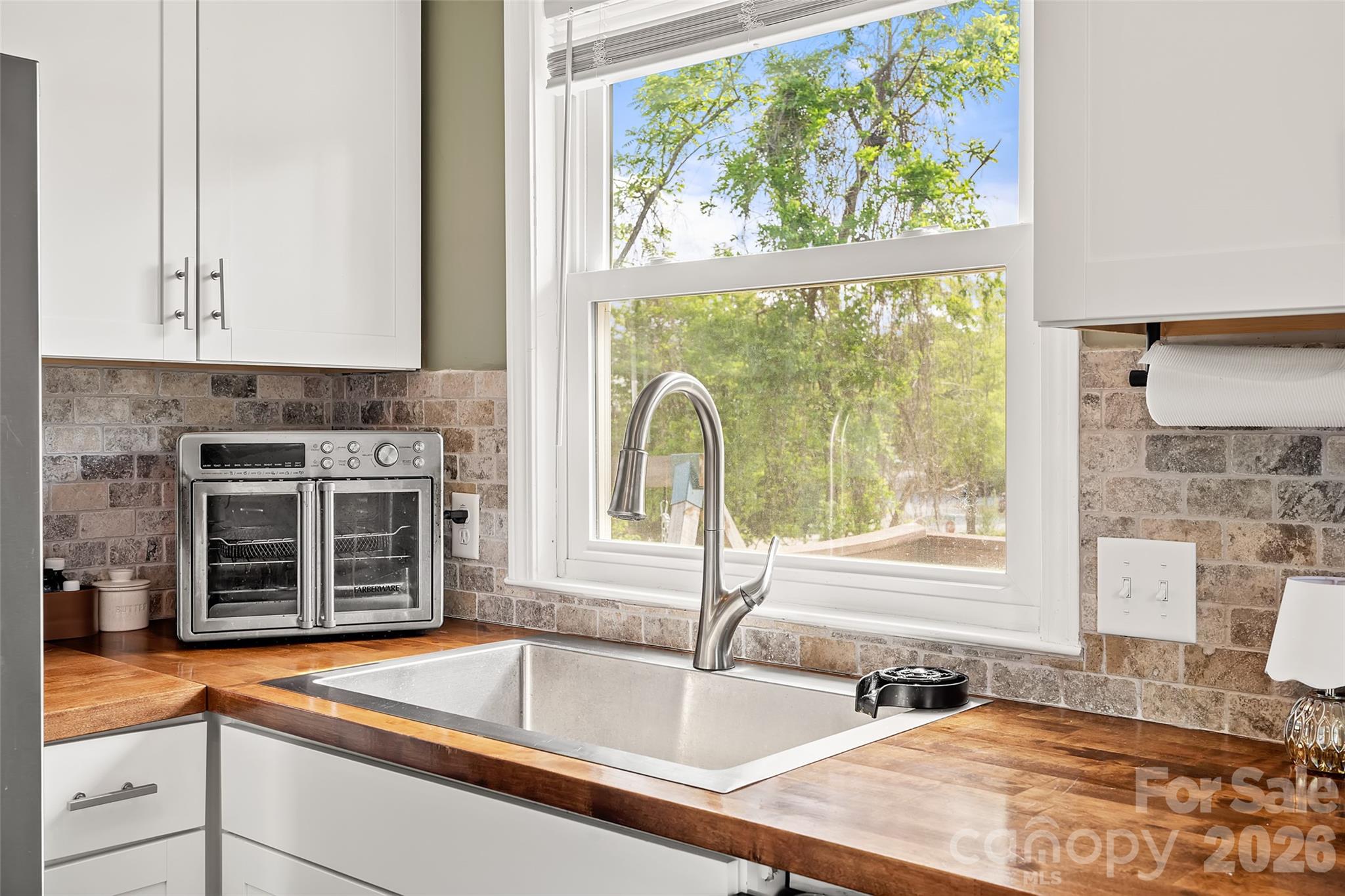 708 Prince Drive — Hendersonville