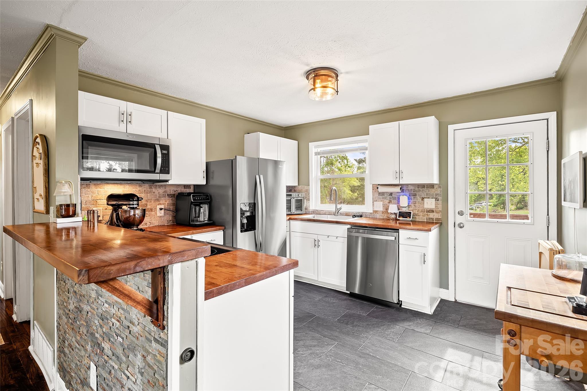 708 Prince Drive — Hendersonville