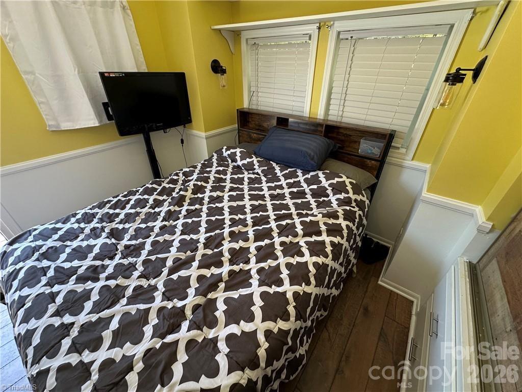 112 N Cardinal Drive — New London