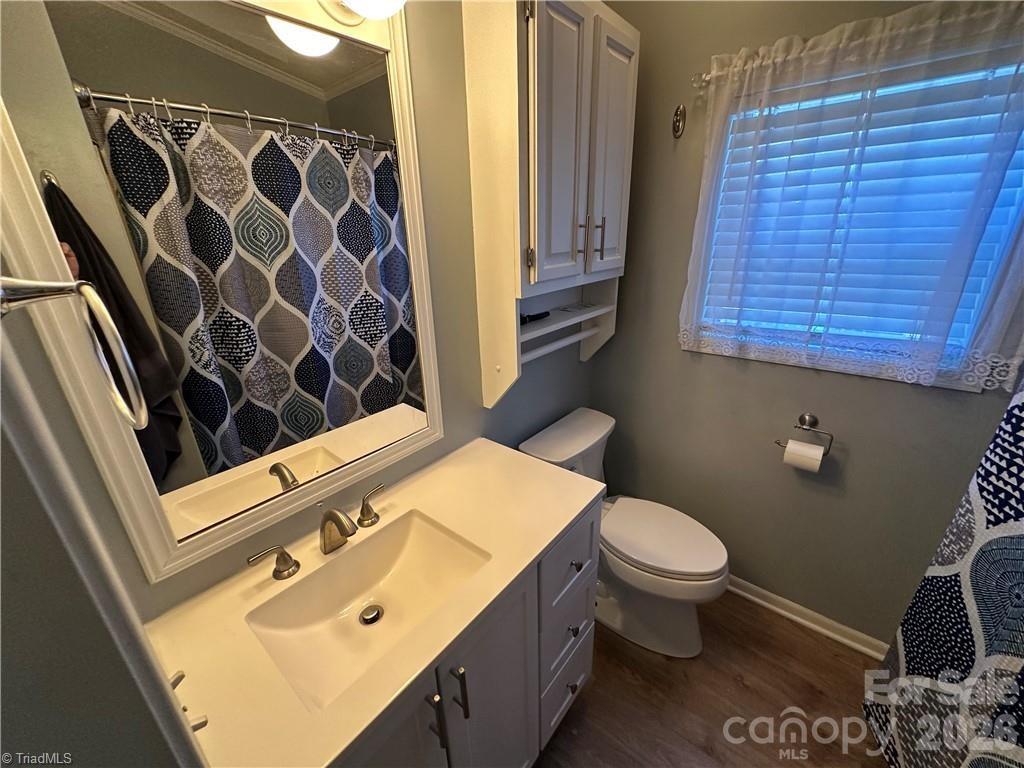 112 N Cardinal Drive — New London