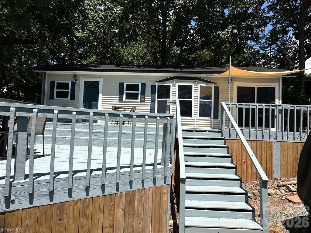 112 N Cardinal Drive — New London