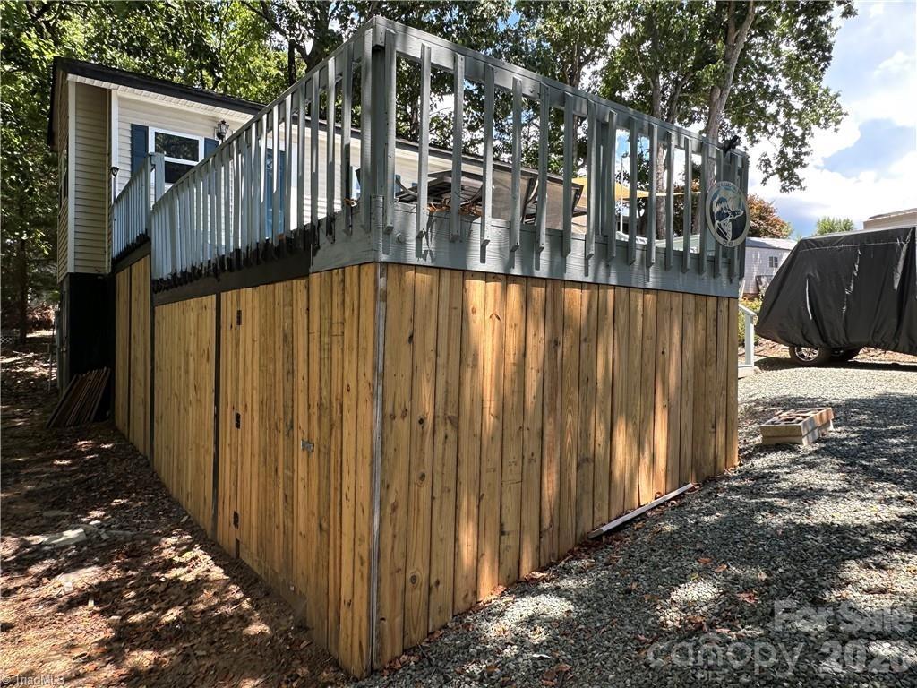 112 N Cardinal Drive — New London