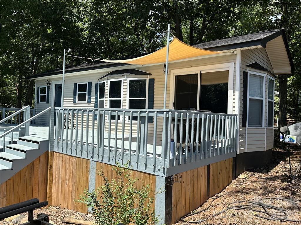 112 N Cardinal Drive — New London