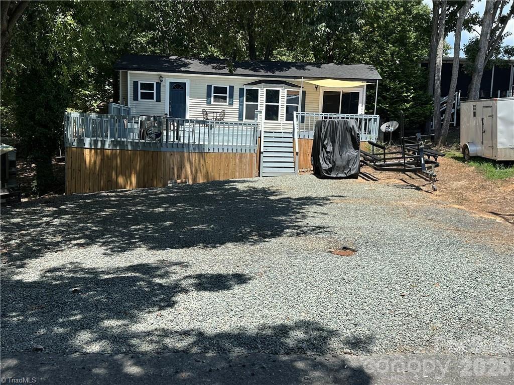 112 N Cardinal Drive — New London