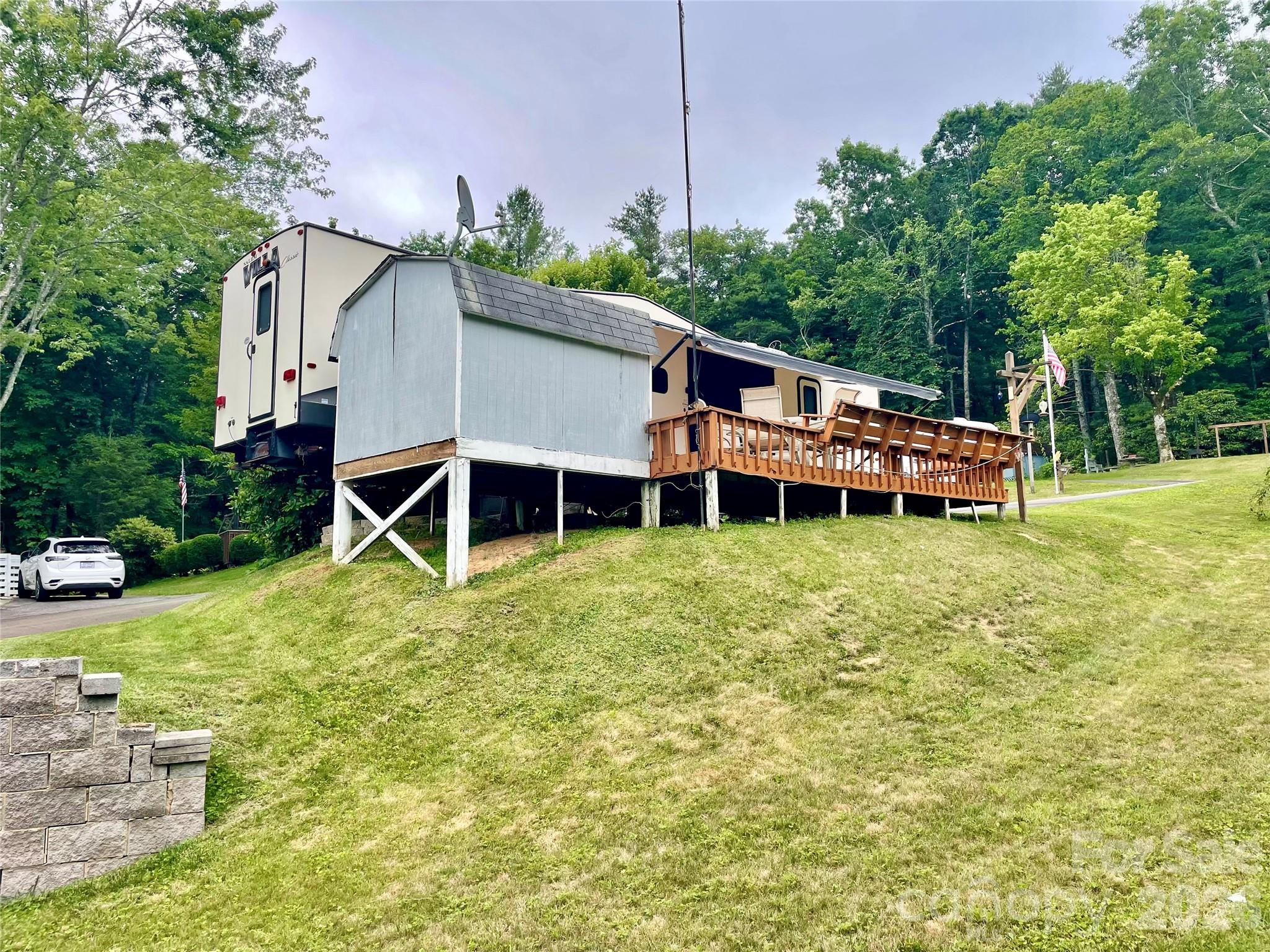 226 Saddle Ridge Drive — Ennice