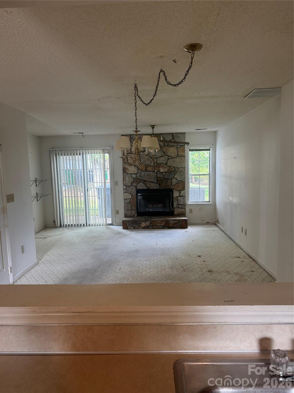 8275 Golf Ridge Drive — Charlotte