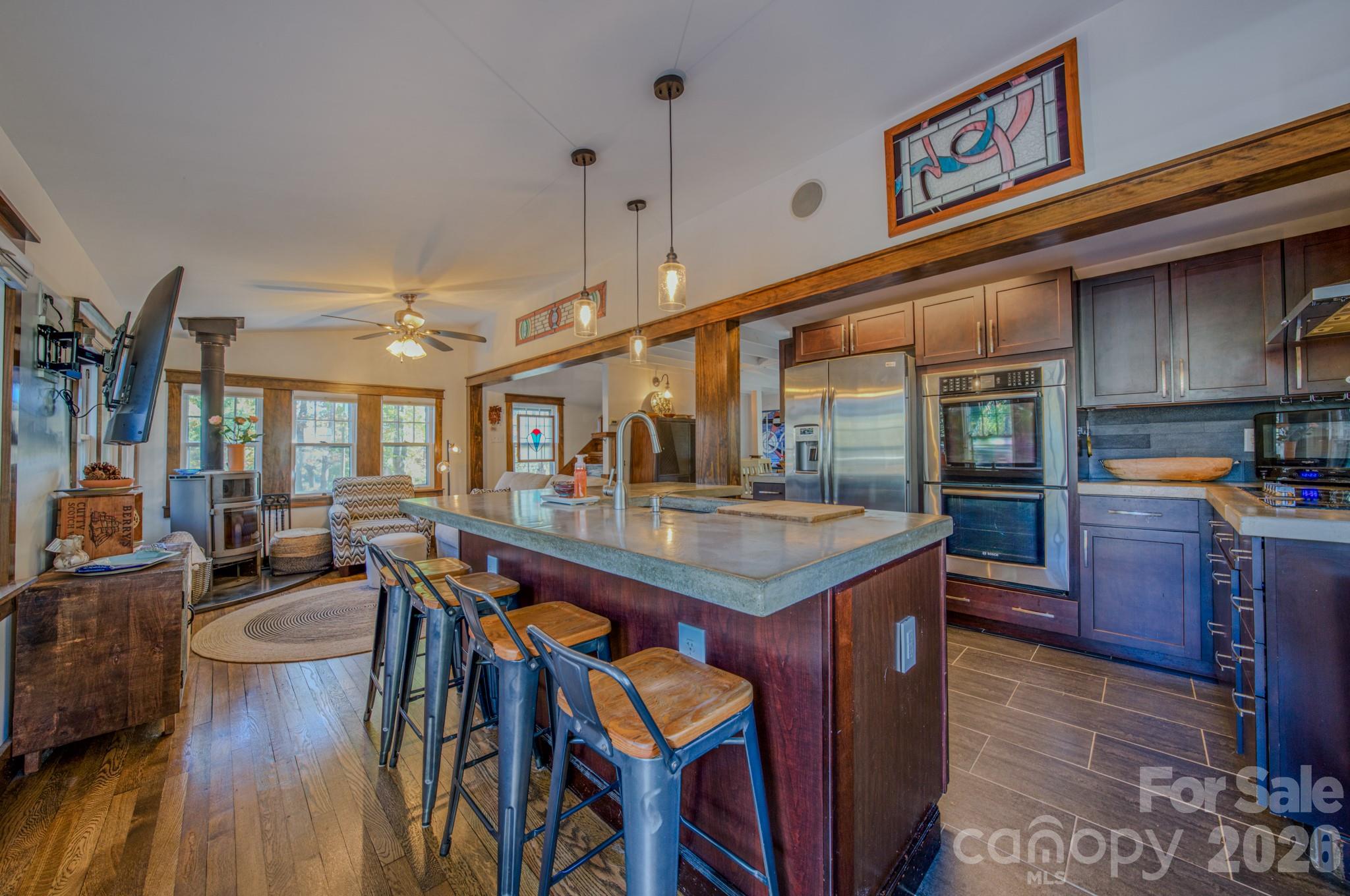 597 Tomahawk Avenue — Black Mountain