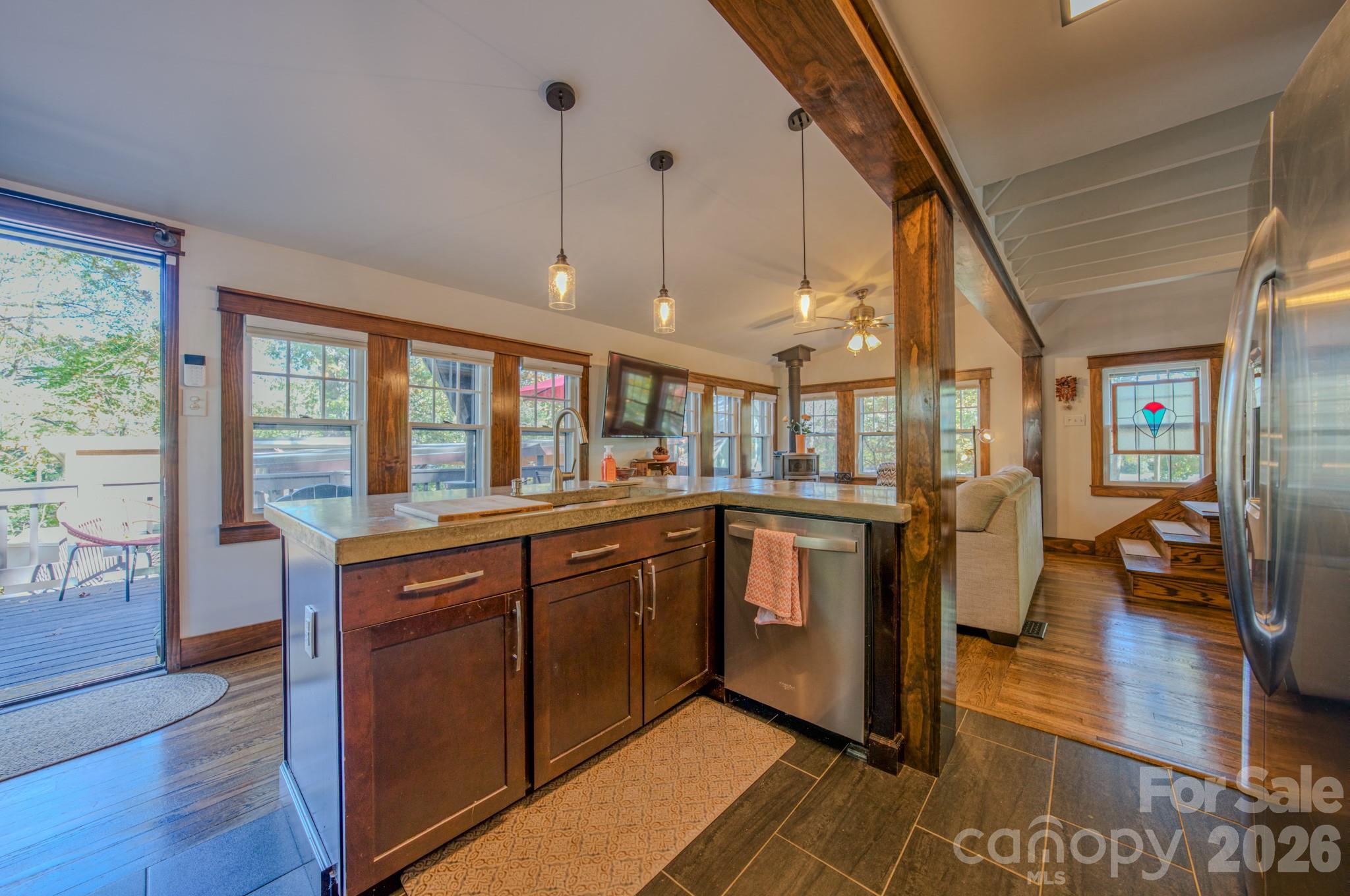 597 Tomahawk Avenue — Black Mountain