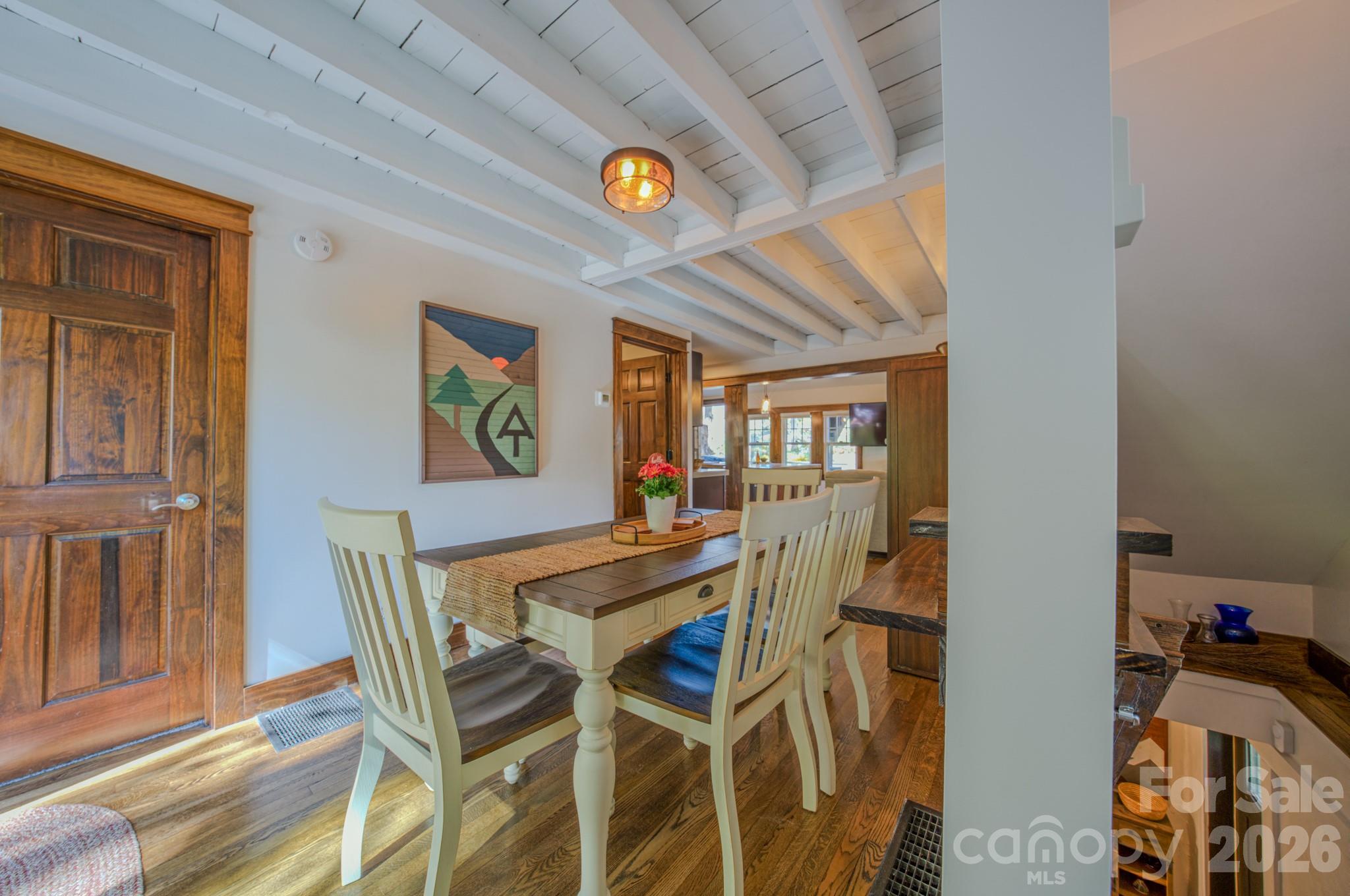 597 Tomahawk Avenue — Black Mountain