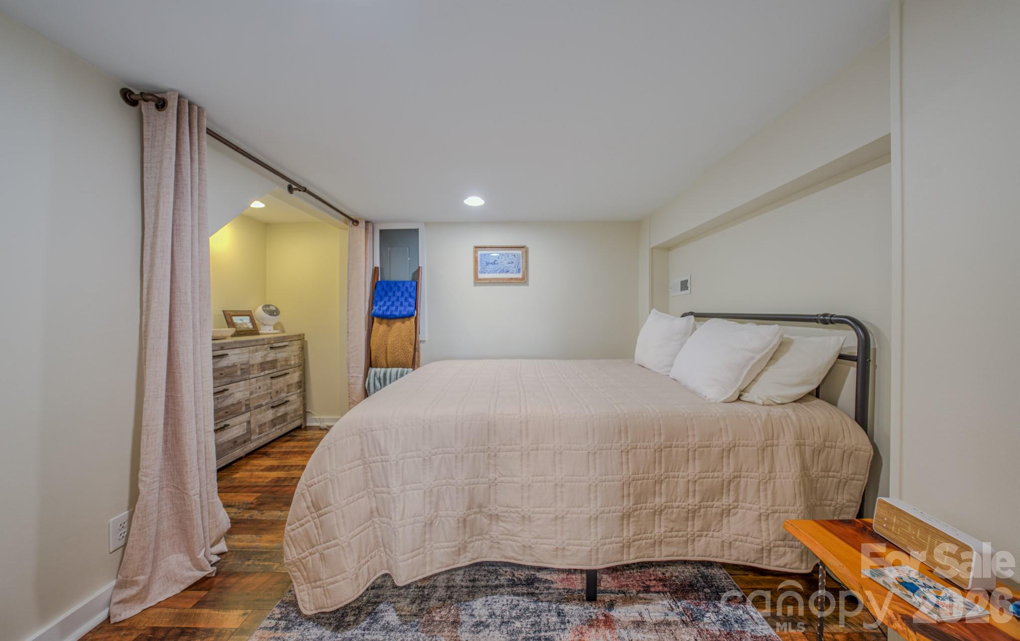 597 Tomahawk Avenue — Black Mountain