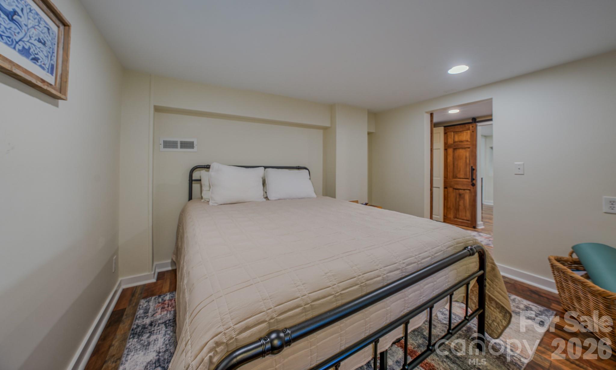 597 Tomahawk Avenue — Black Mountain