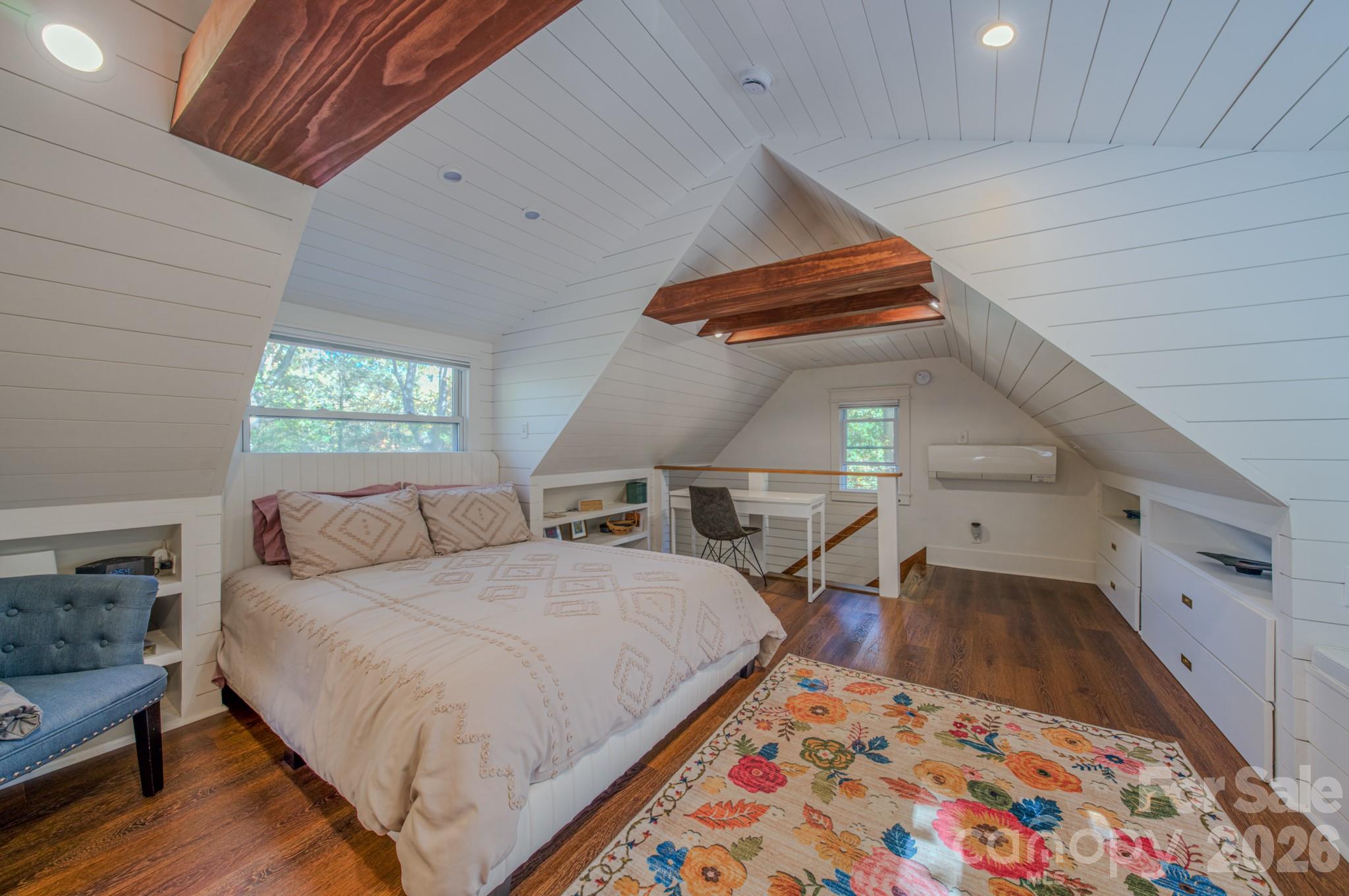 597 Tomahawk Avenue — Black Mountain