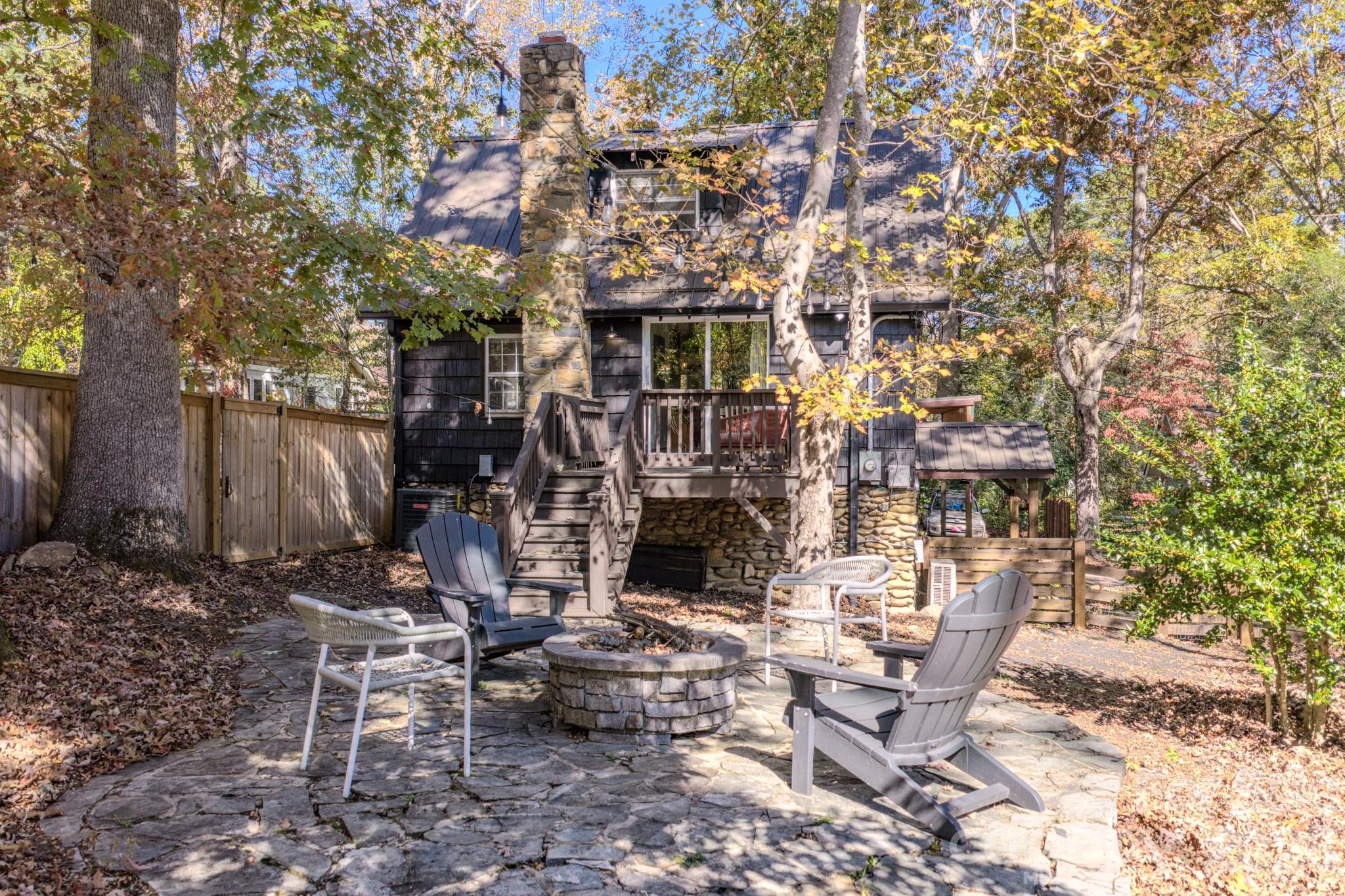 597 Tomahawk Avenue — Black Mountain