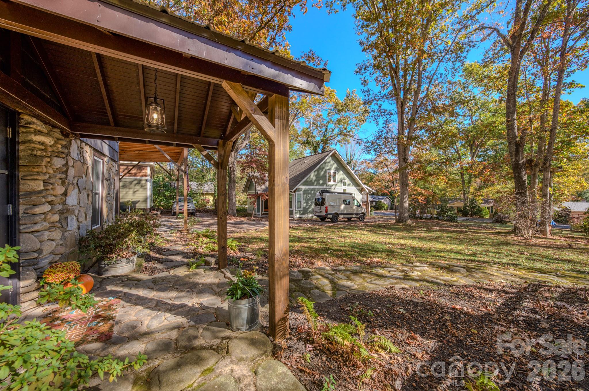 597 Tomahawk Avenue — Black Mountain