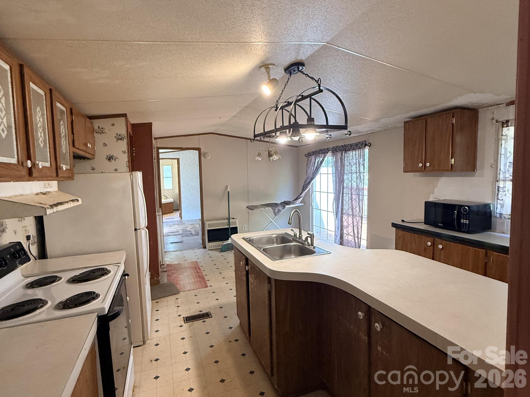 2330 Springdale Drive — Newton