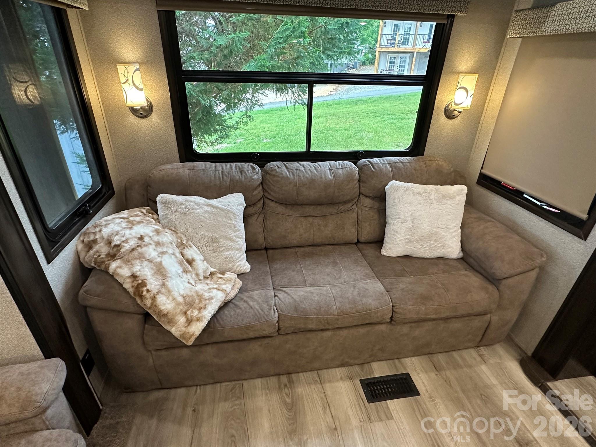 223 Grand View Drive — New London