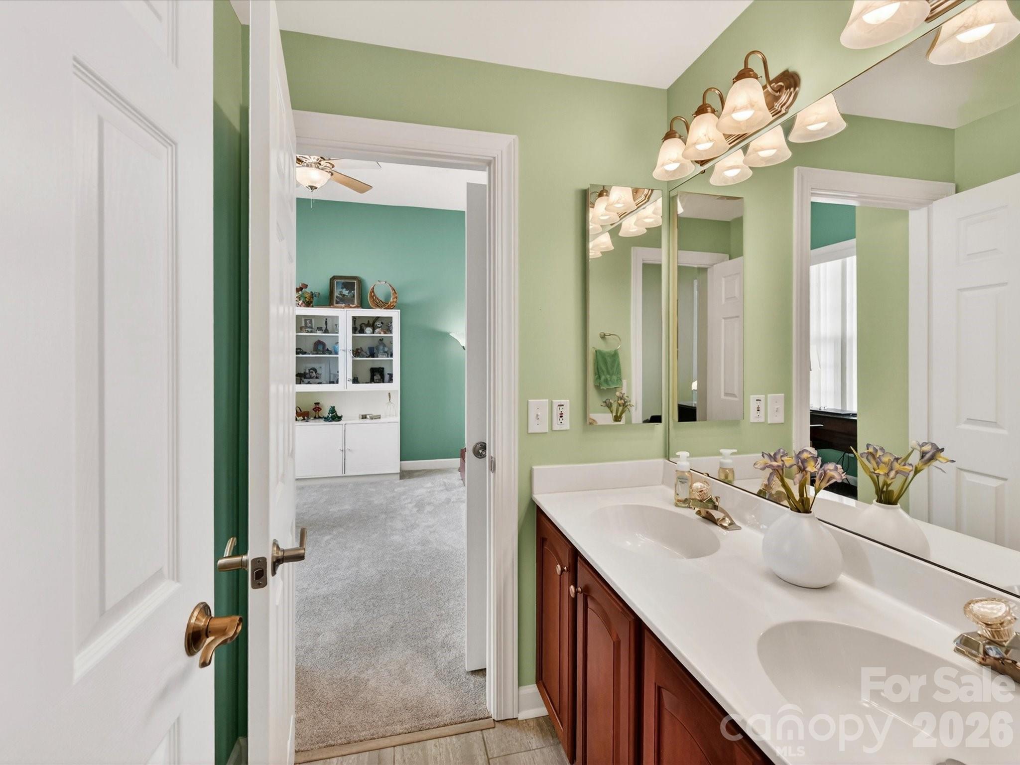 2535 Harlington Lane — Charlotte