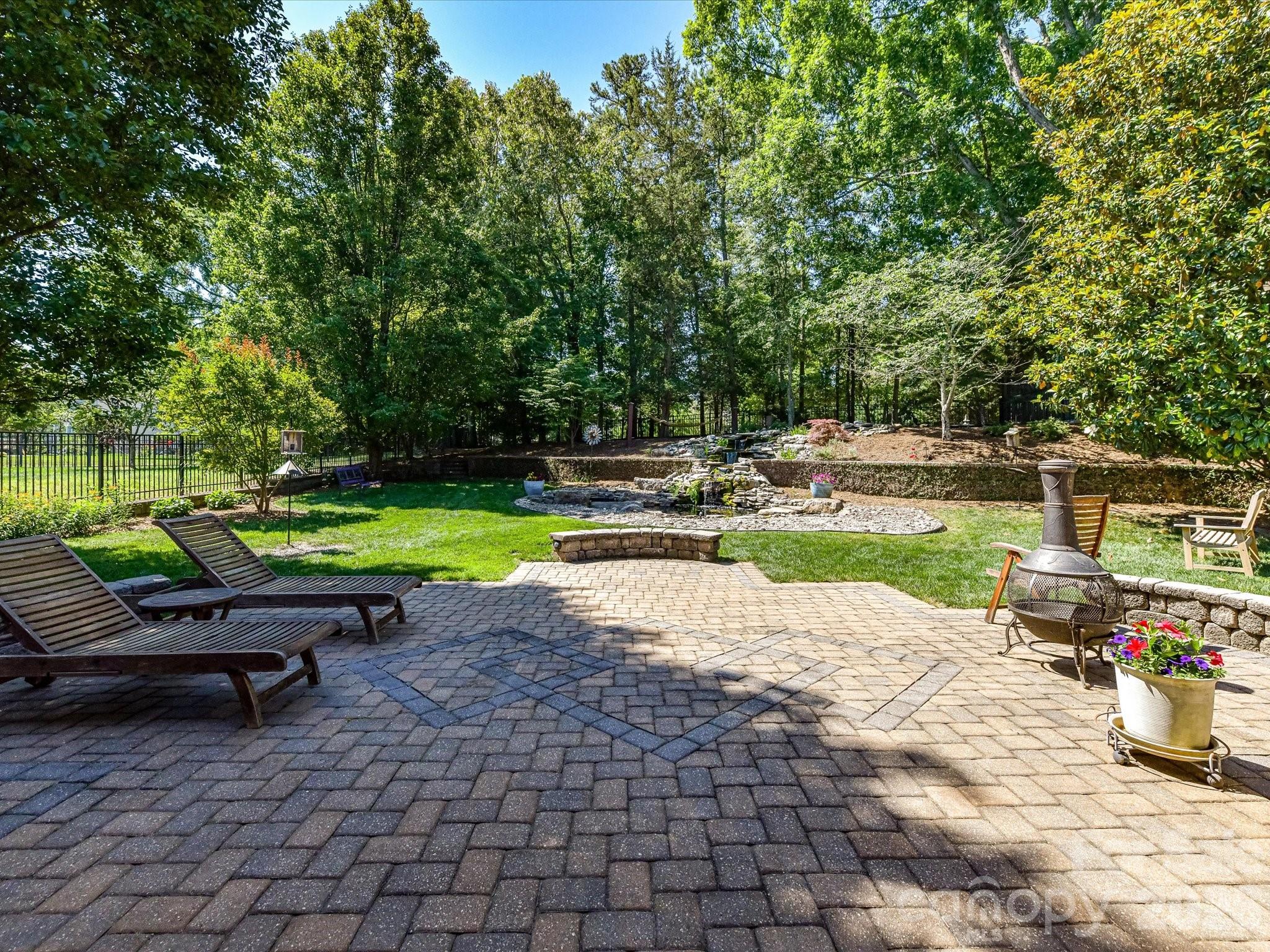 2535 Harlington Lane — Charlotte