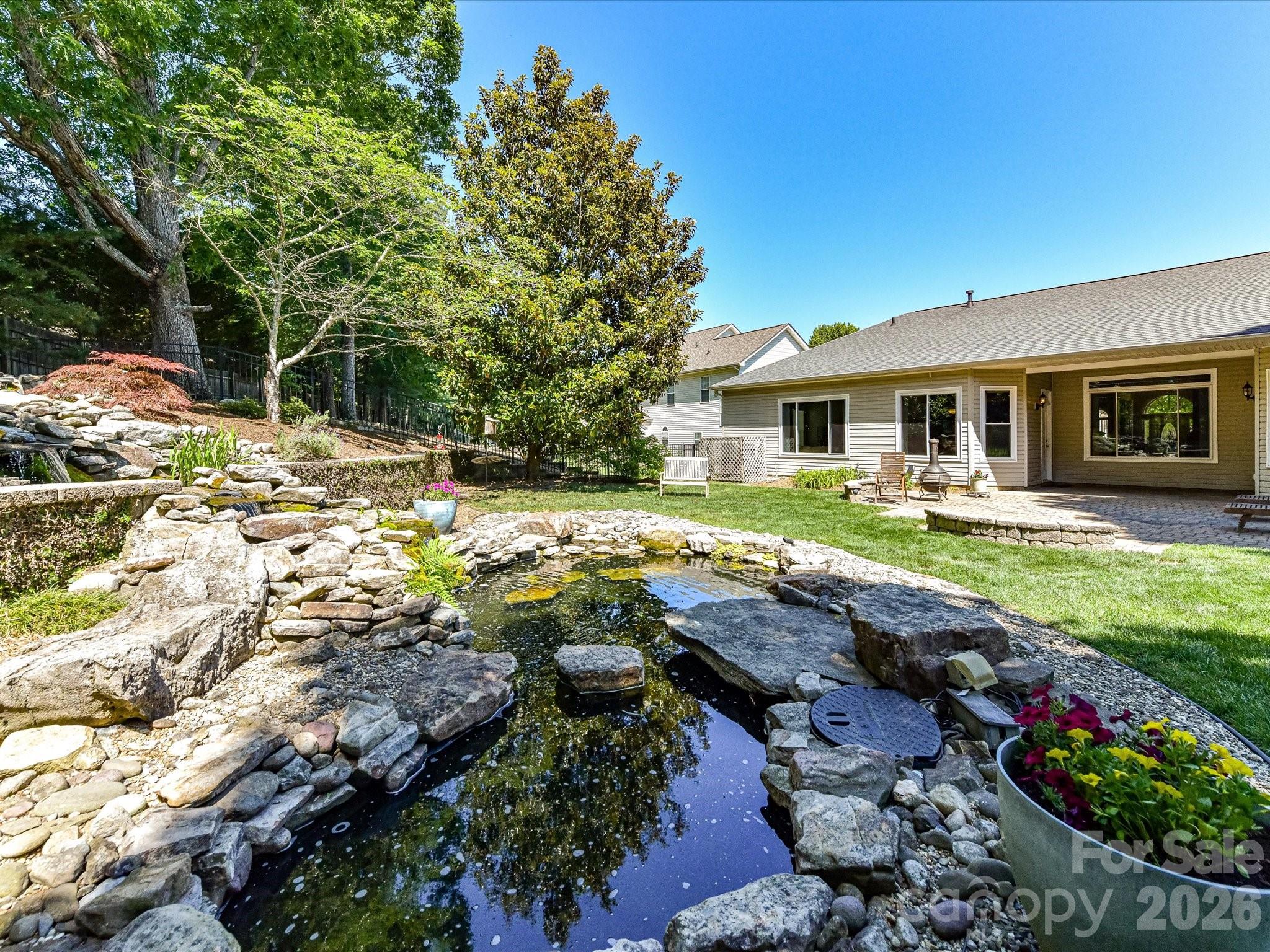 2535 Harlington Lane — Charlotte