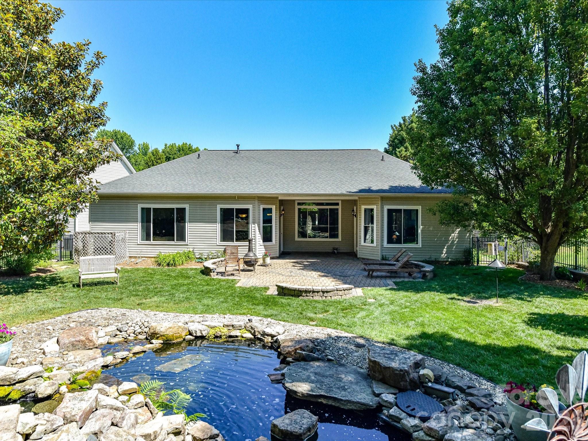 2535 Harlington Lane — Charlotte