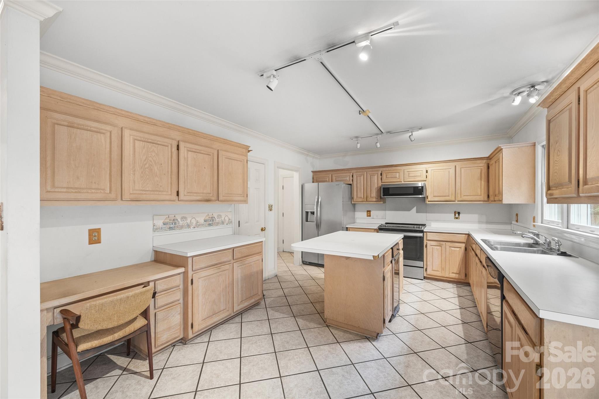 7411 Leharne Drive — Charlotte