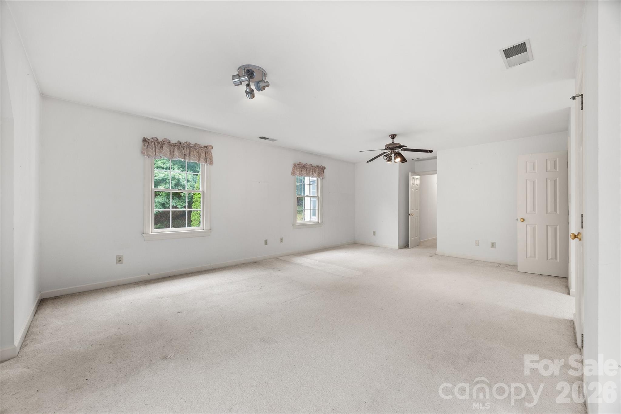 7411 Leharne Drive — Charlotte