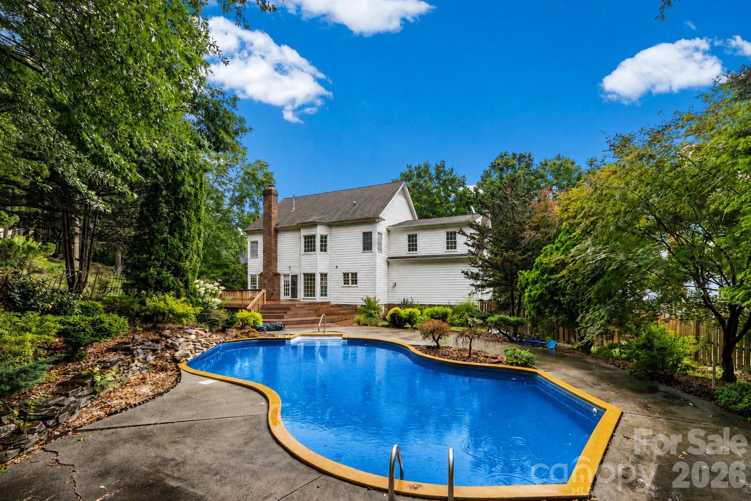 7411 Leharne Drive — Charlotte