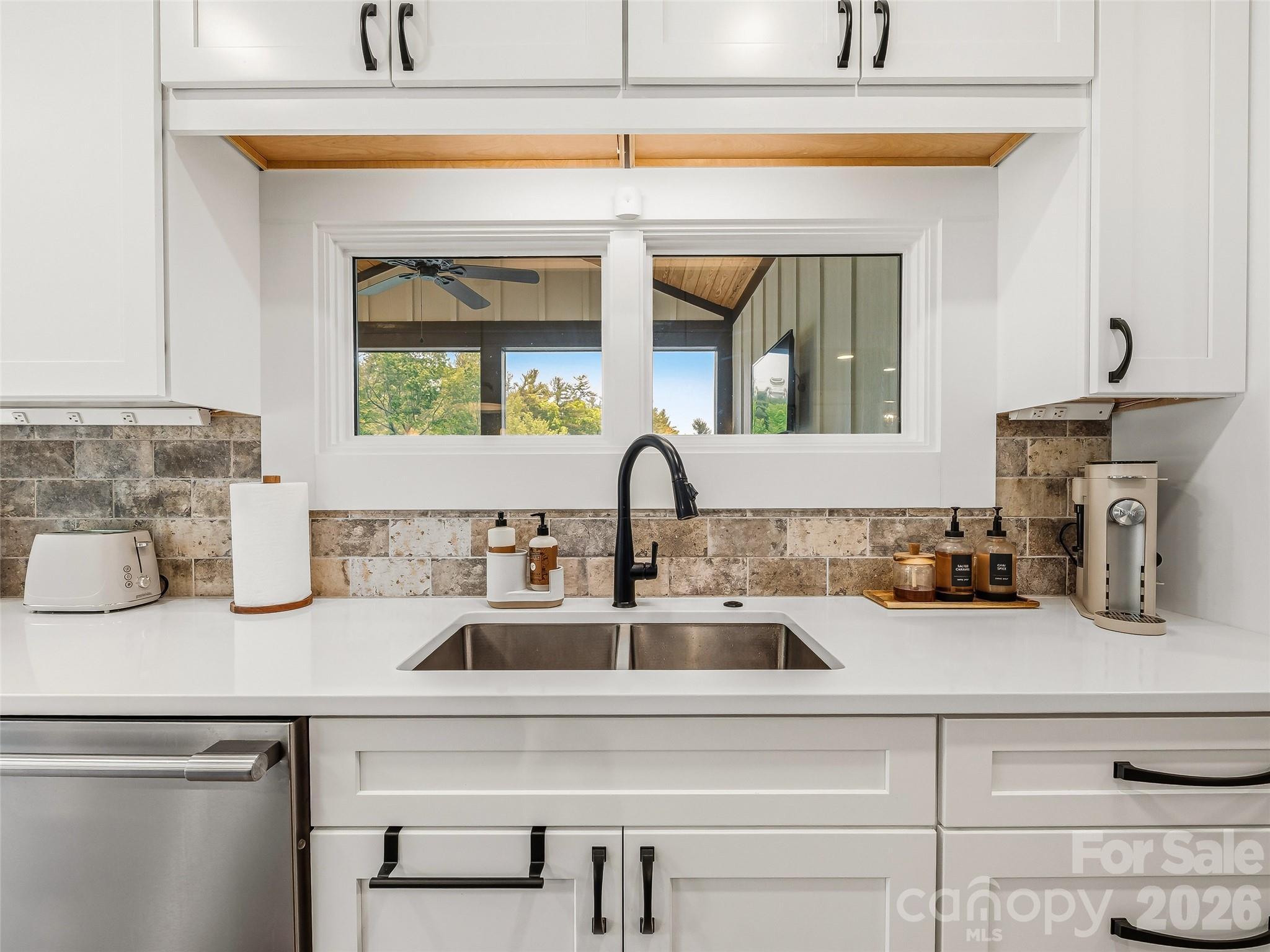 158 Trellem Trail — Hendersonville