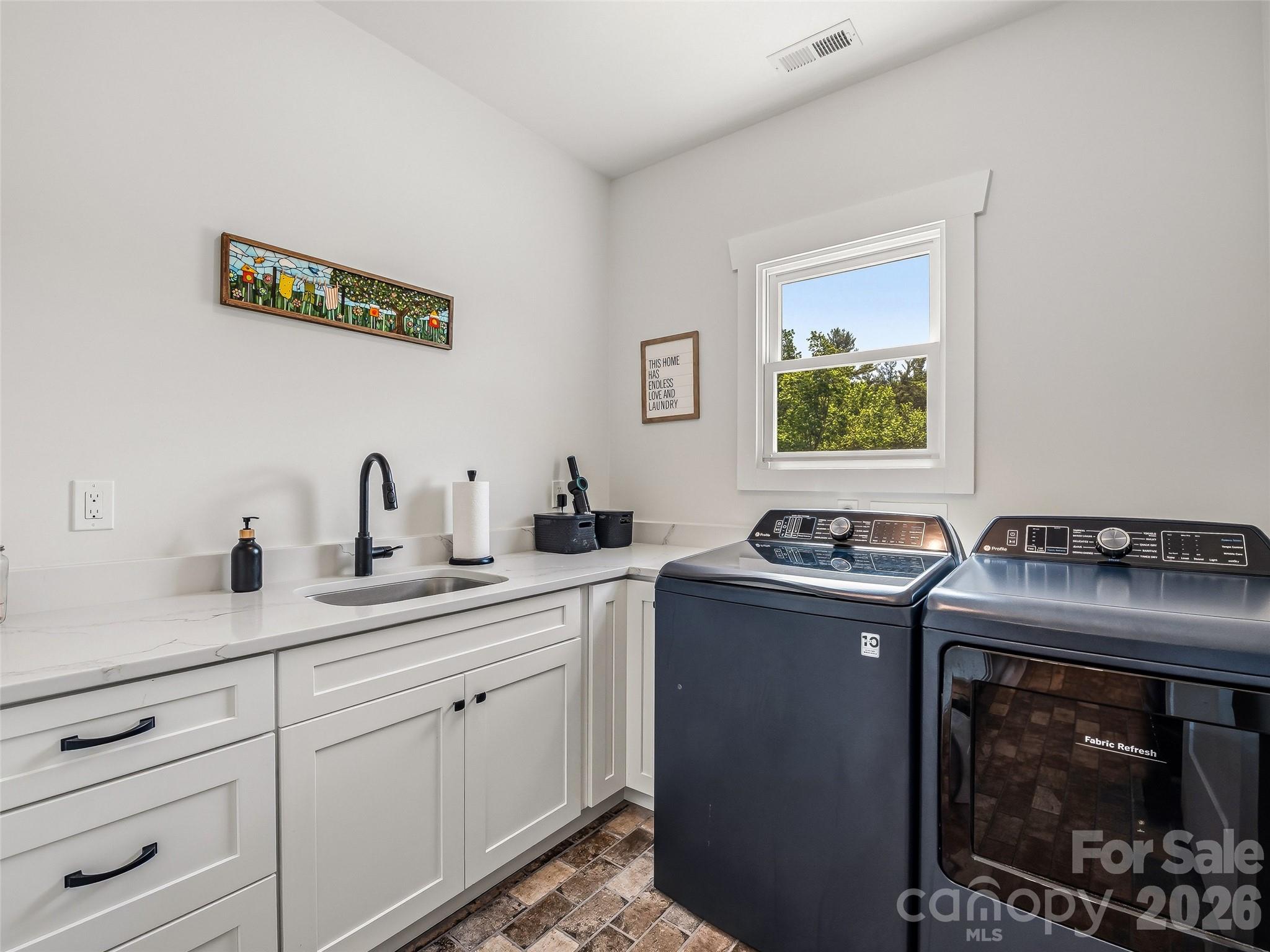 158 Trellem Trail — Hendersonville