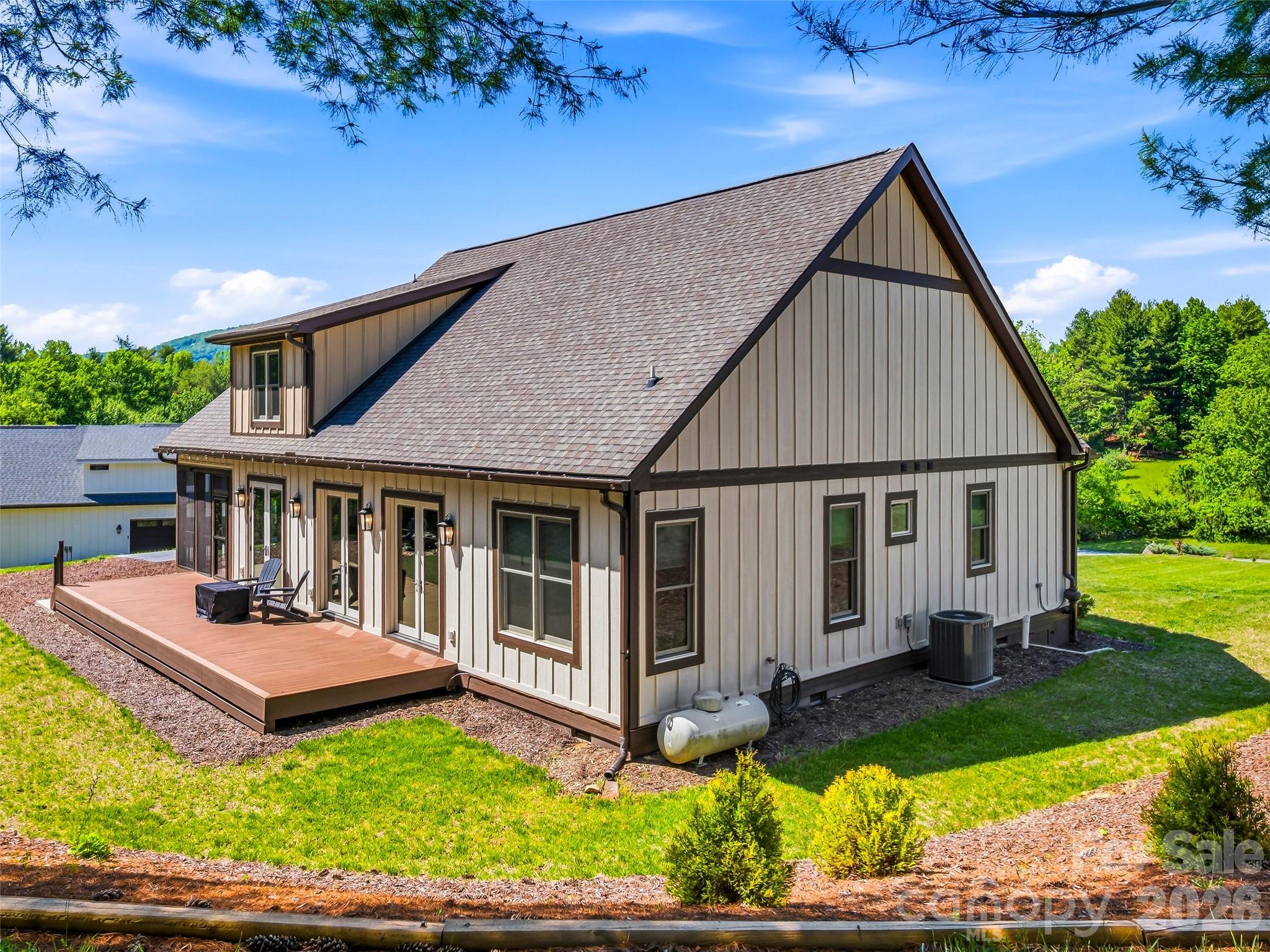 158 Trellem Trail — Hendersonville