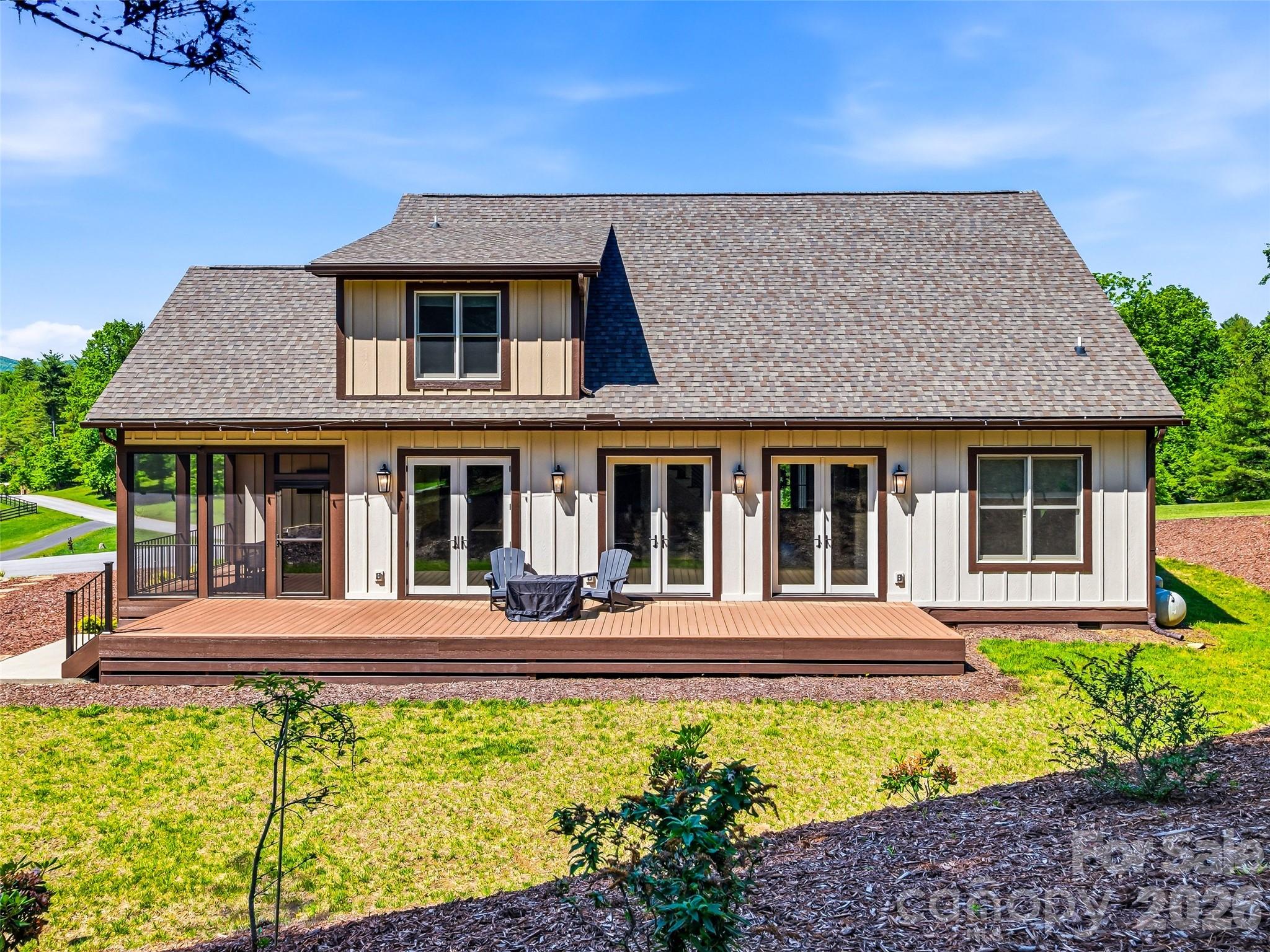 158 Trellem Trail — Hendersonville