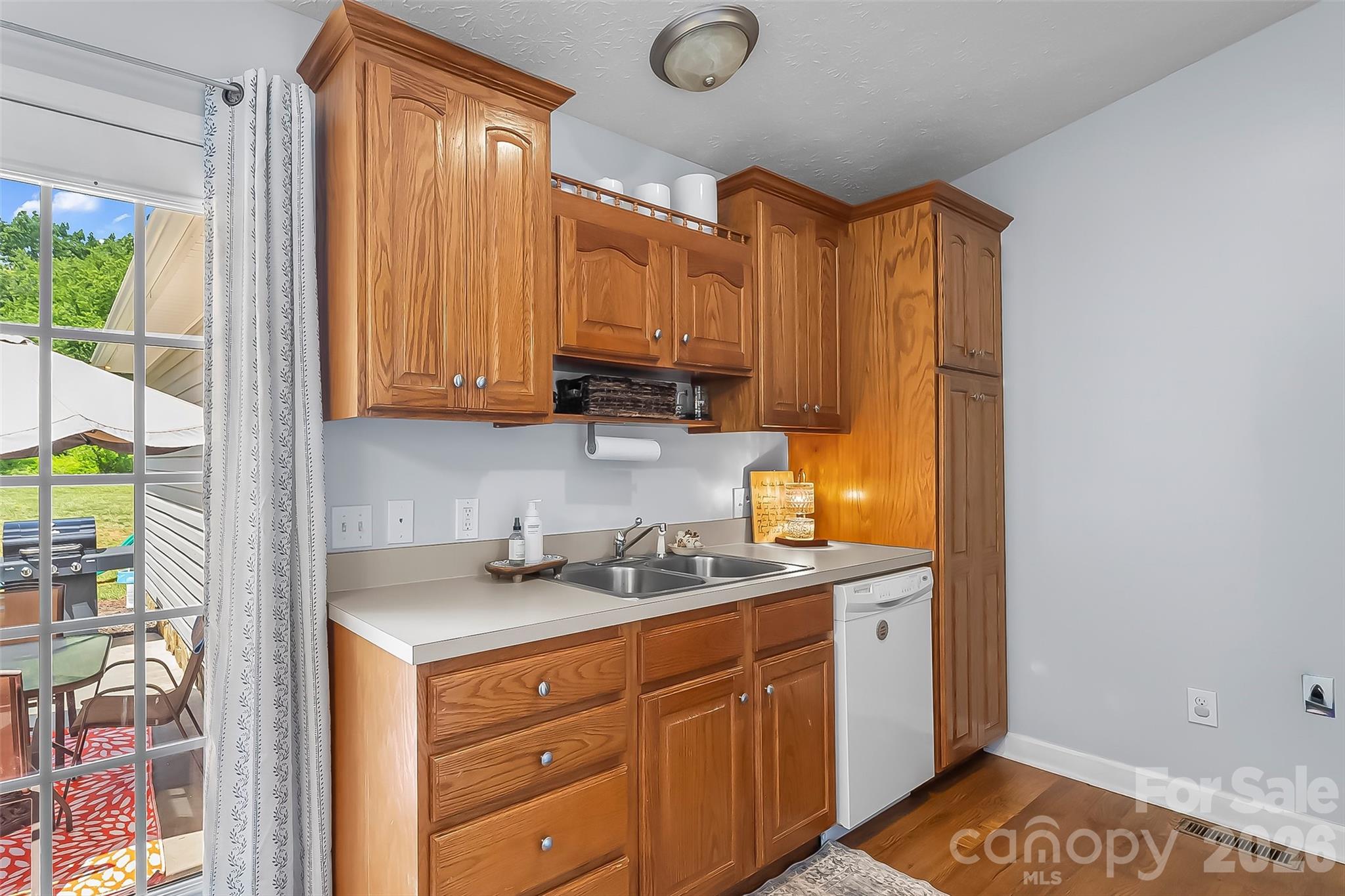 1498 Salem Road — Morganton