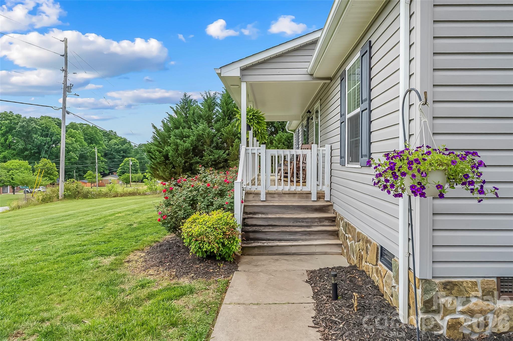 1498 Salem Road — Morganton