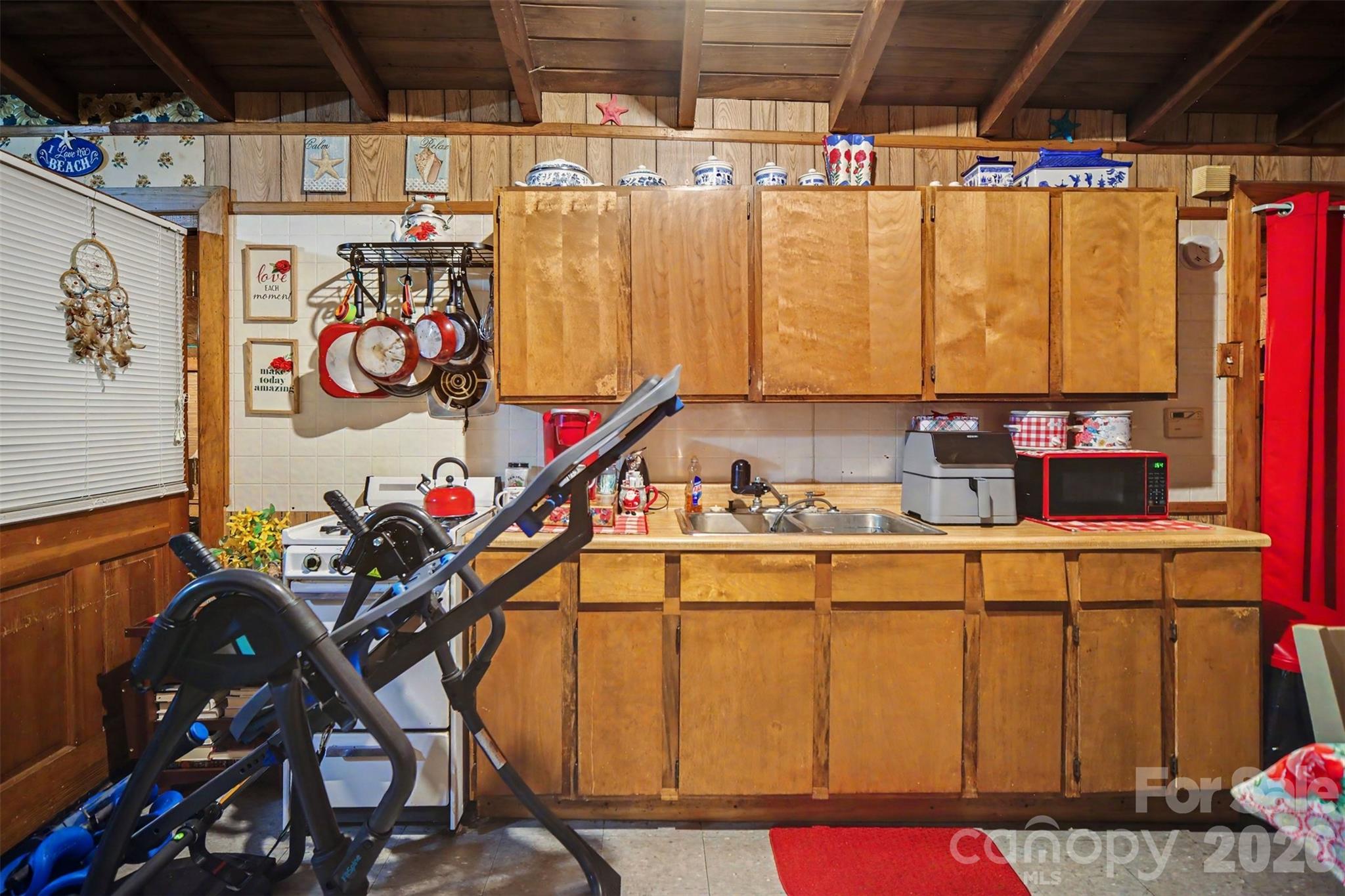 260 Cherrywood Lane — Sharon