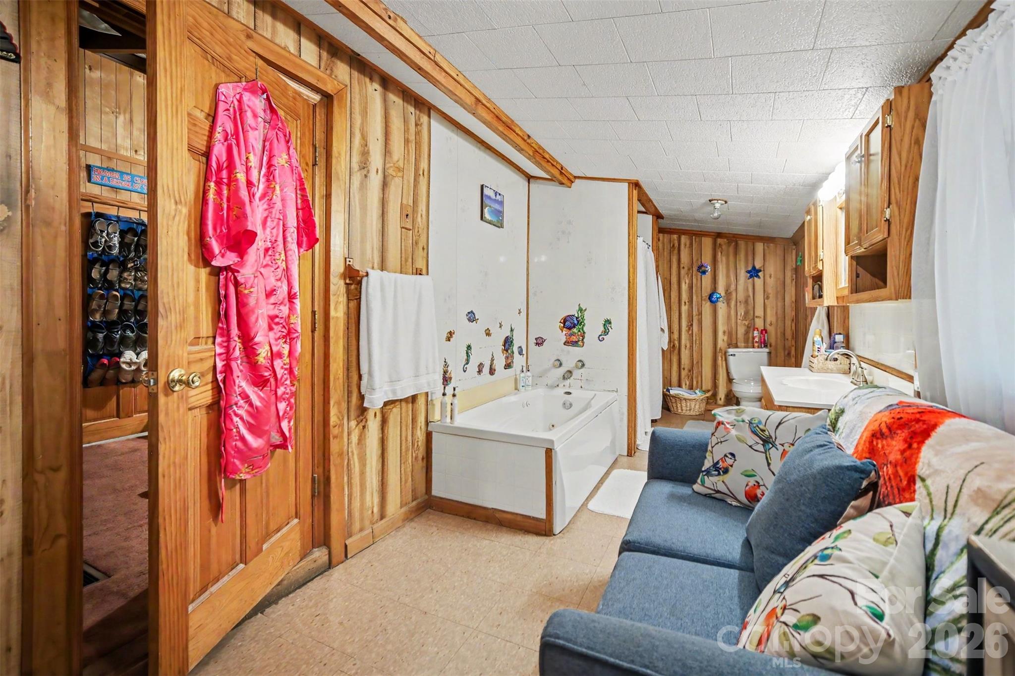 260 Cherrywood Lane — Sharon