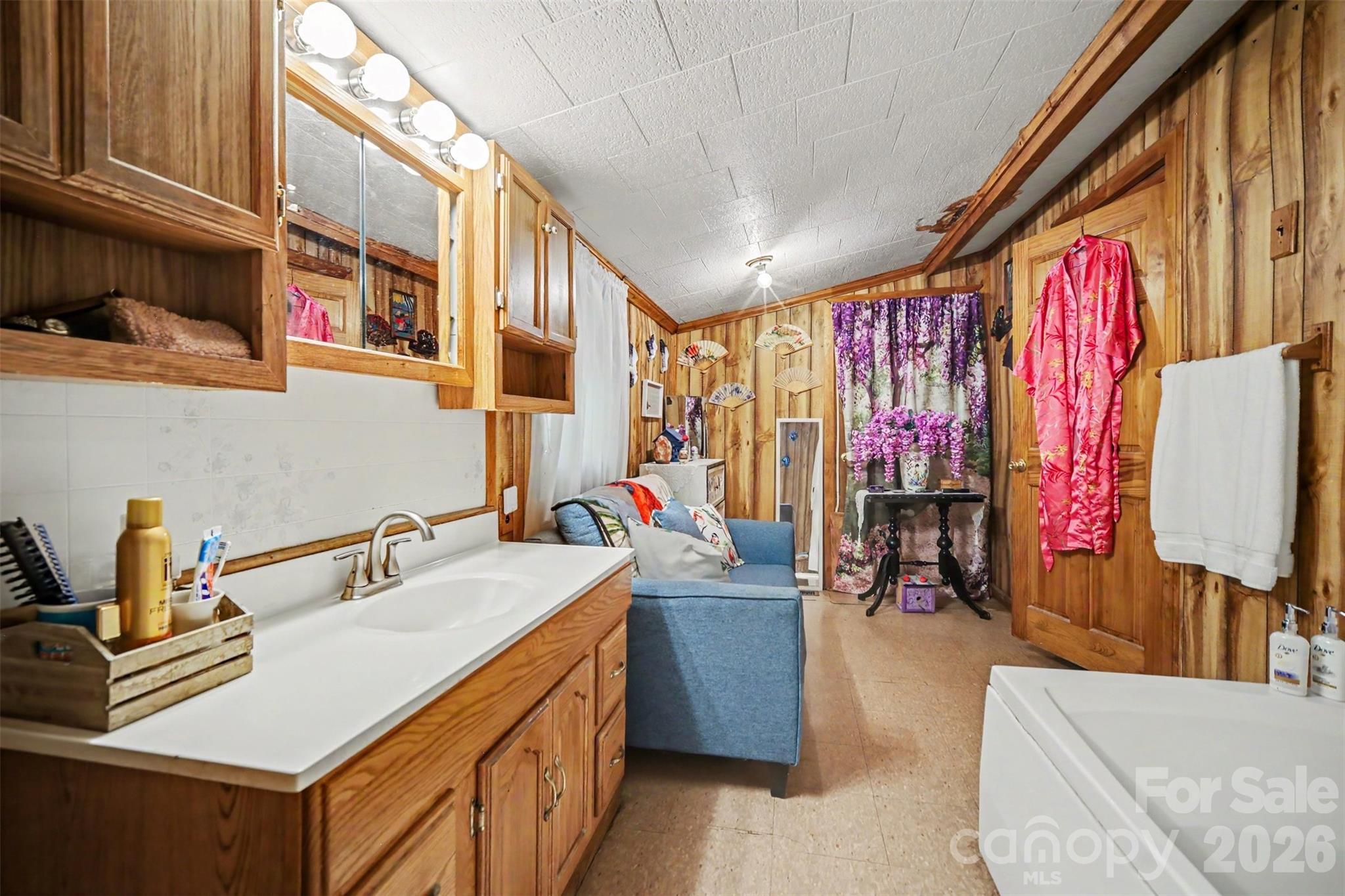 260 Cherrywood Lane — Sharon