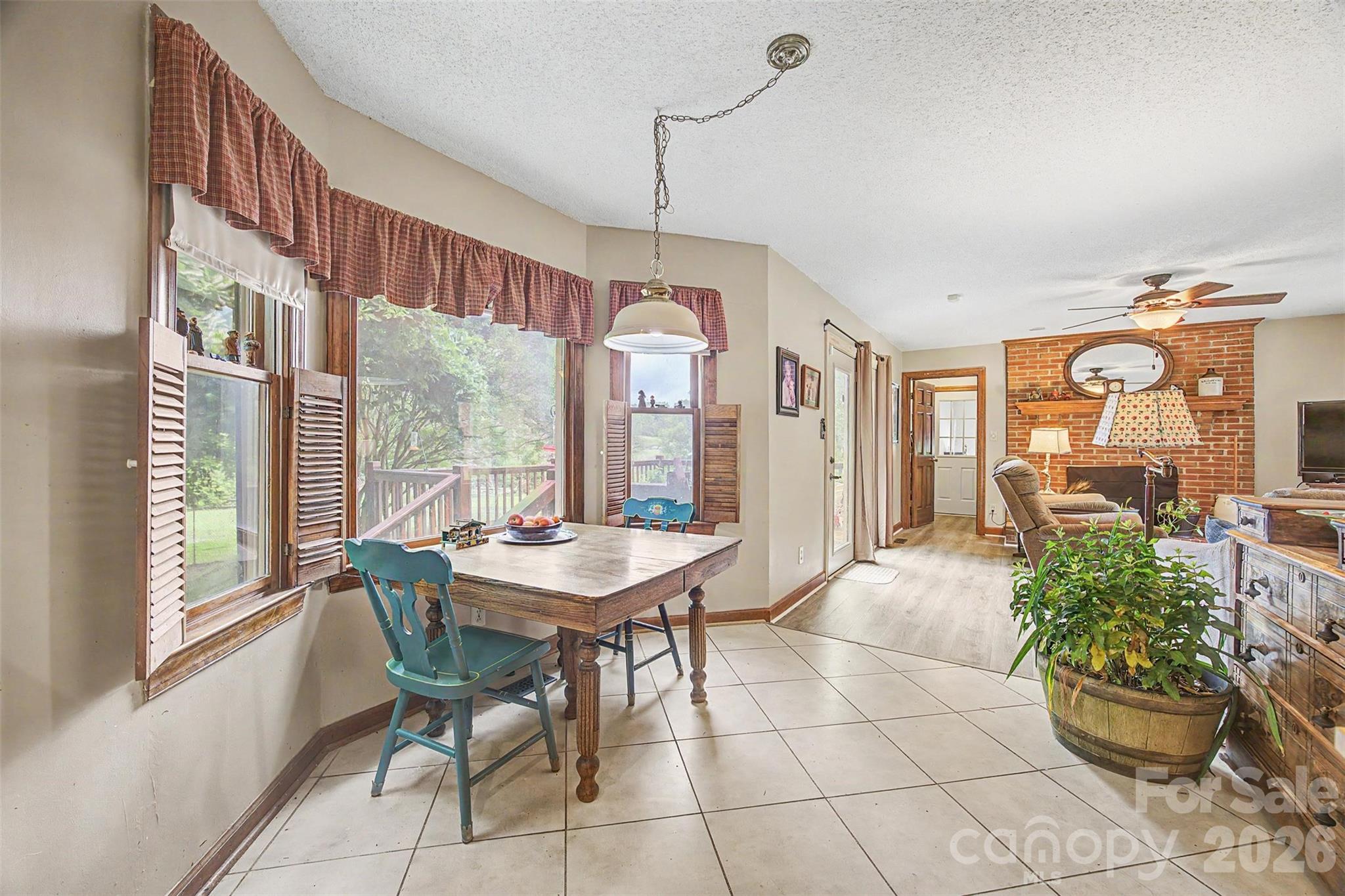 402 S Providence Road — Waxhaw