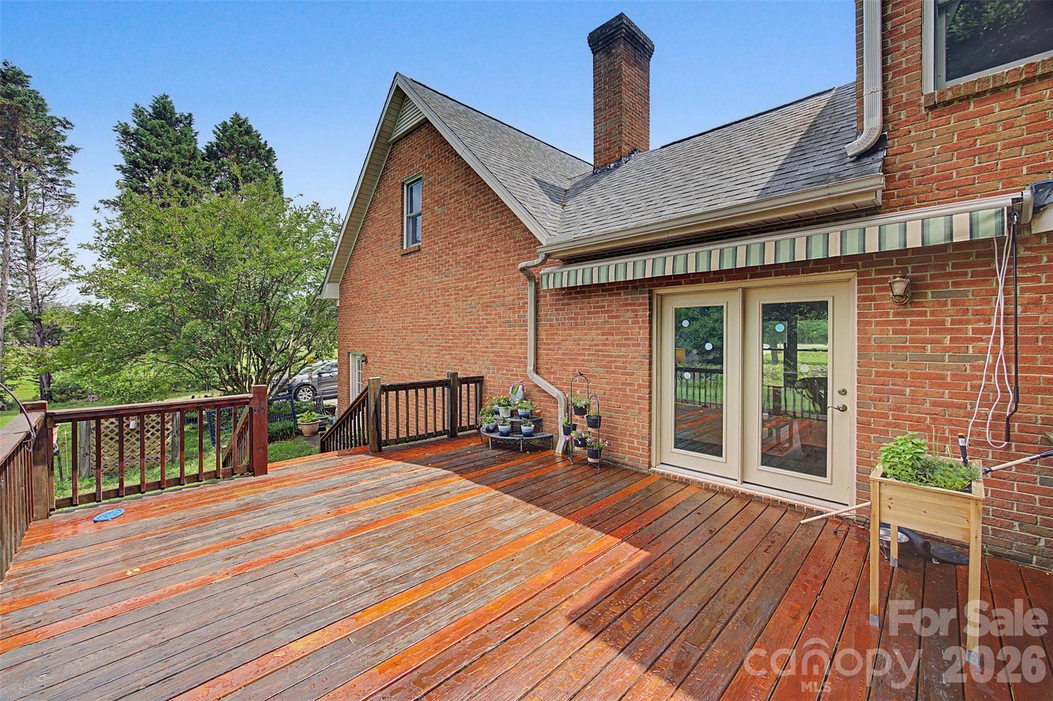 402 S Providence Road — Waxhaw